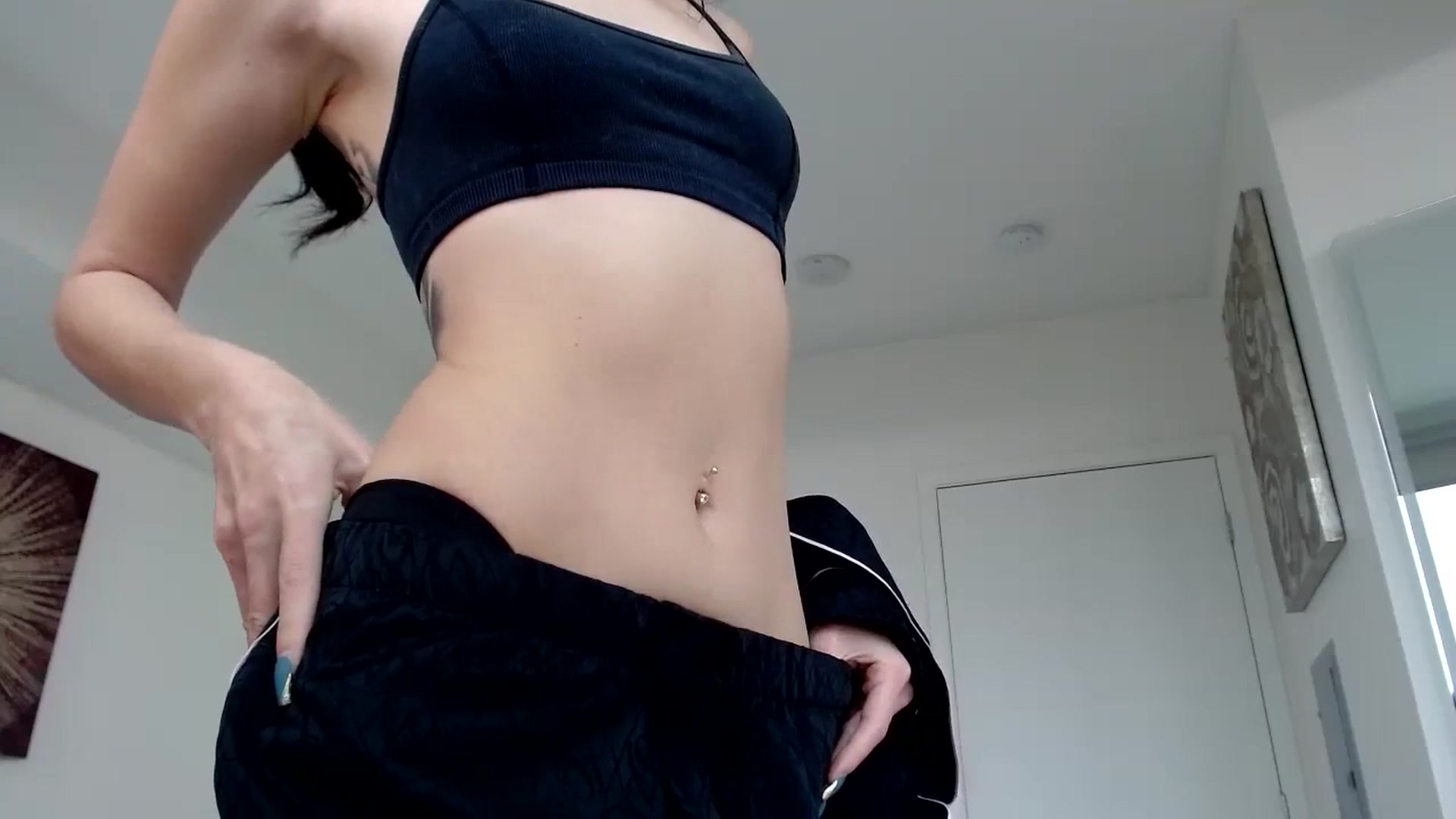 Gallery image thumbnail from Minnie_B00's myfreecams stream on, 02/06/2024, 22:15 image 10 of 20