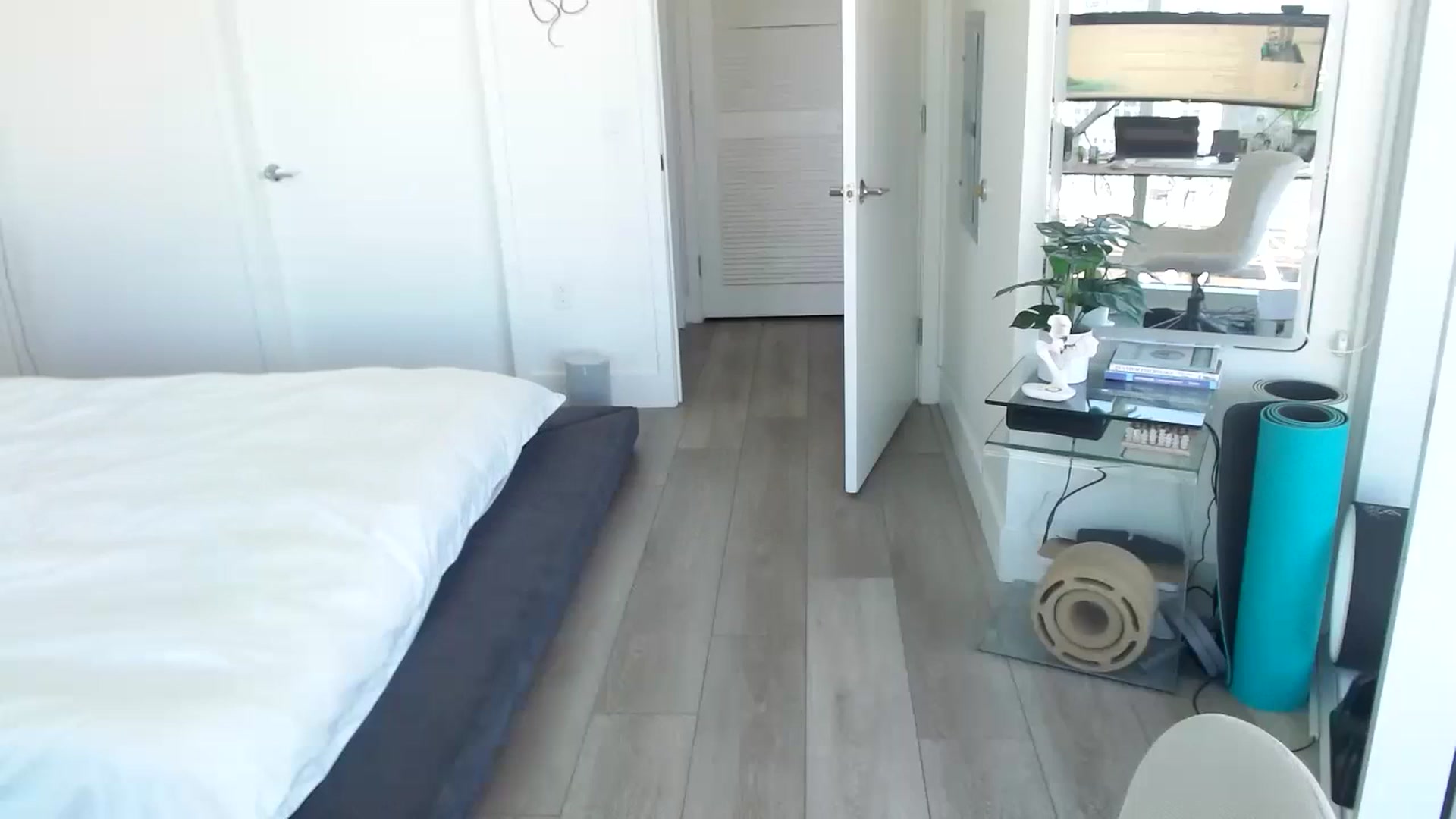 Gallery image thumbnail from Minnie_B00's myfreecams stream on, 02/12/2024, 20:37 image 9 of 20