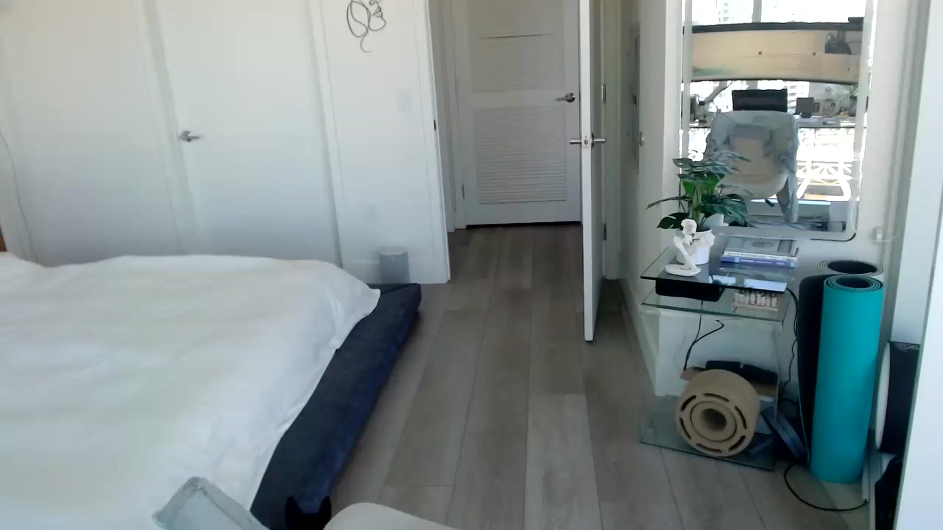Gallery image thumbnail from Minnie_B00's myfreecams stream on, 02/14/2024, 20:37 image 8 of 20