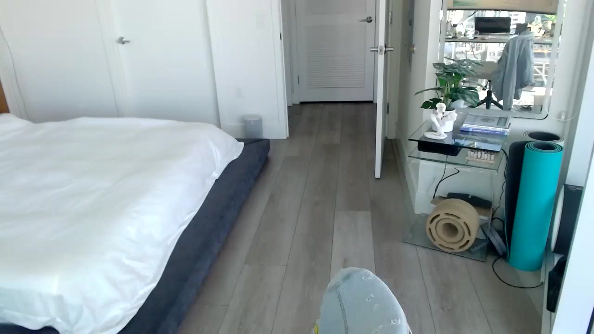 Gallery image thumbnail from Minnie_B00's myfreecams stream on, 02/14/2024, 22:03 image 13 of 20
