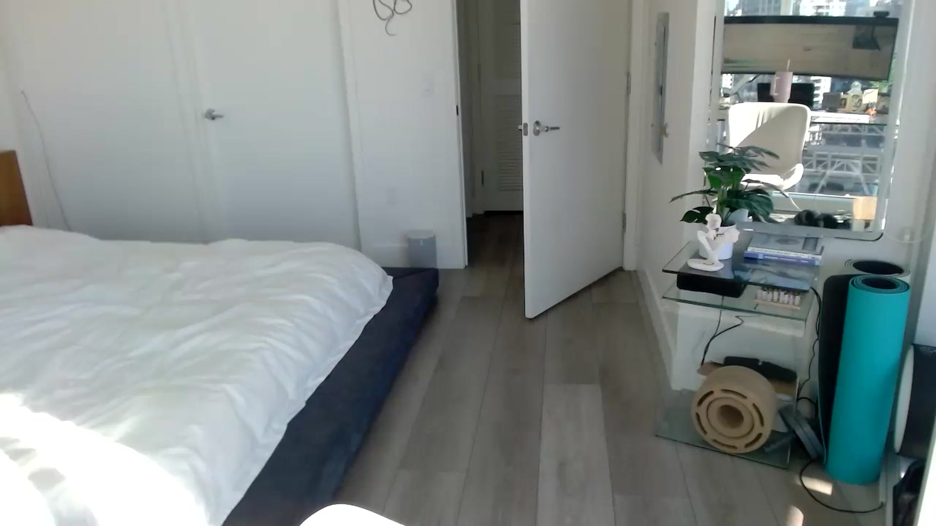 Gallery image thumbnail from Minnie_B00's myfreecams stream on, 02/15/2024, 23:23 image 8 of 20