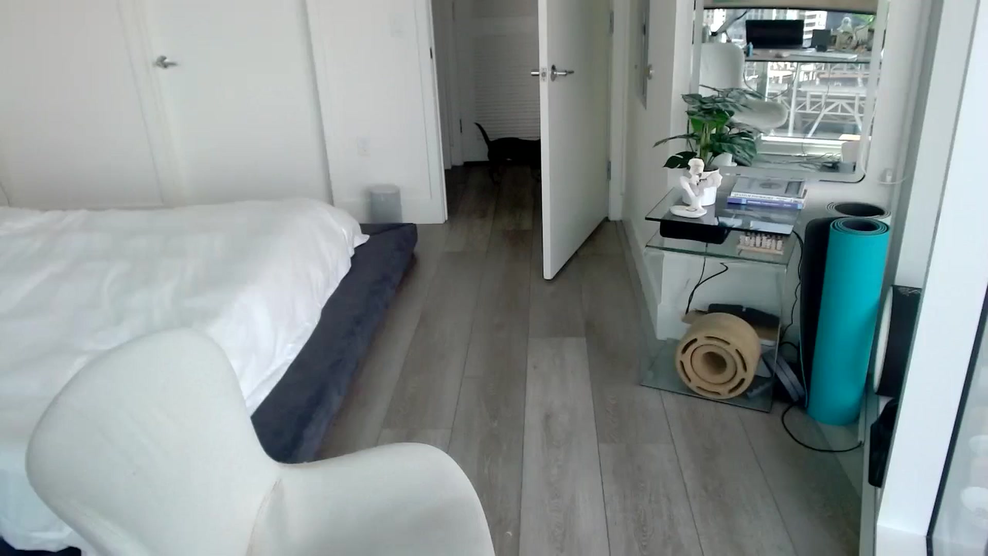 Gallery image thumbnail from Minnie_B00's myfreecams stream on, 02/16/2024, 21:33 image 14 of 20