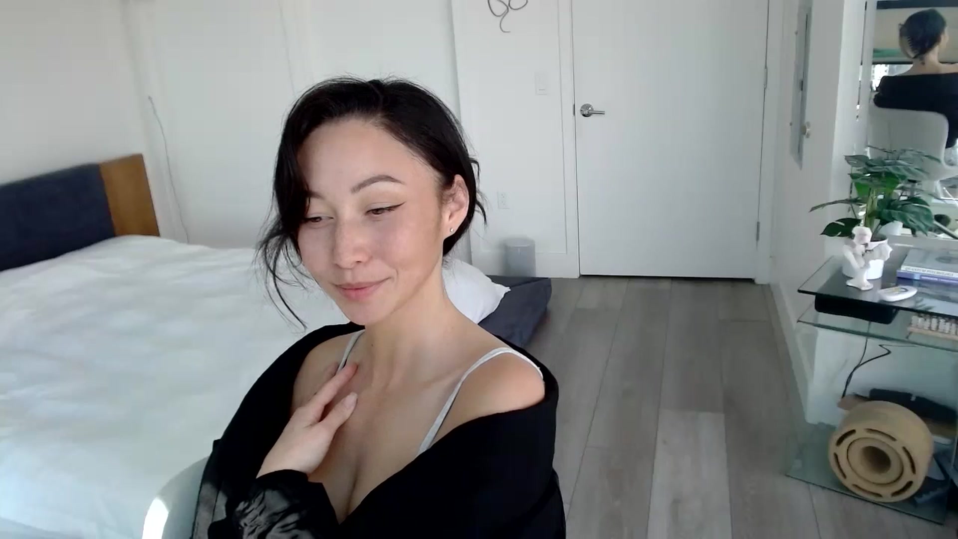 Gallery image thumbnail from Minnie_B00's myfreecams stream on, 02/19/2024, 22:53 image 3 of 20