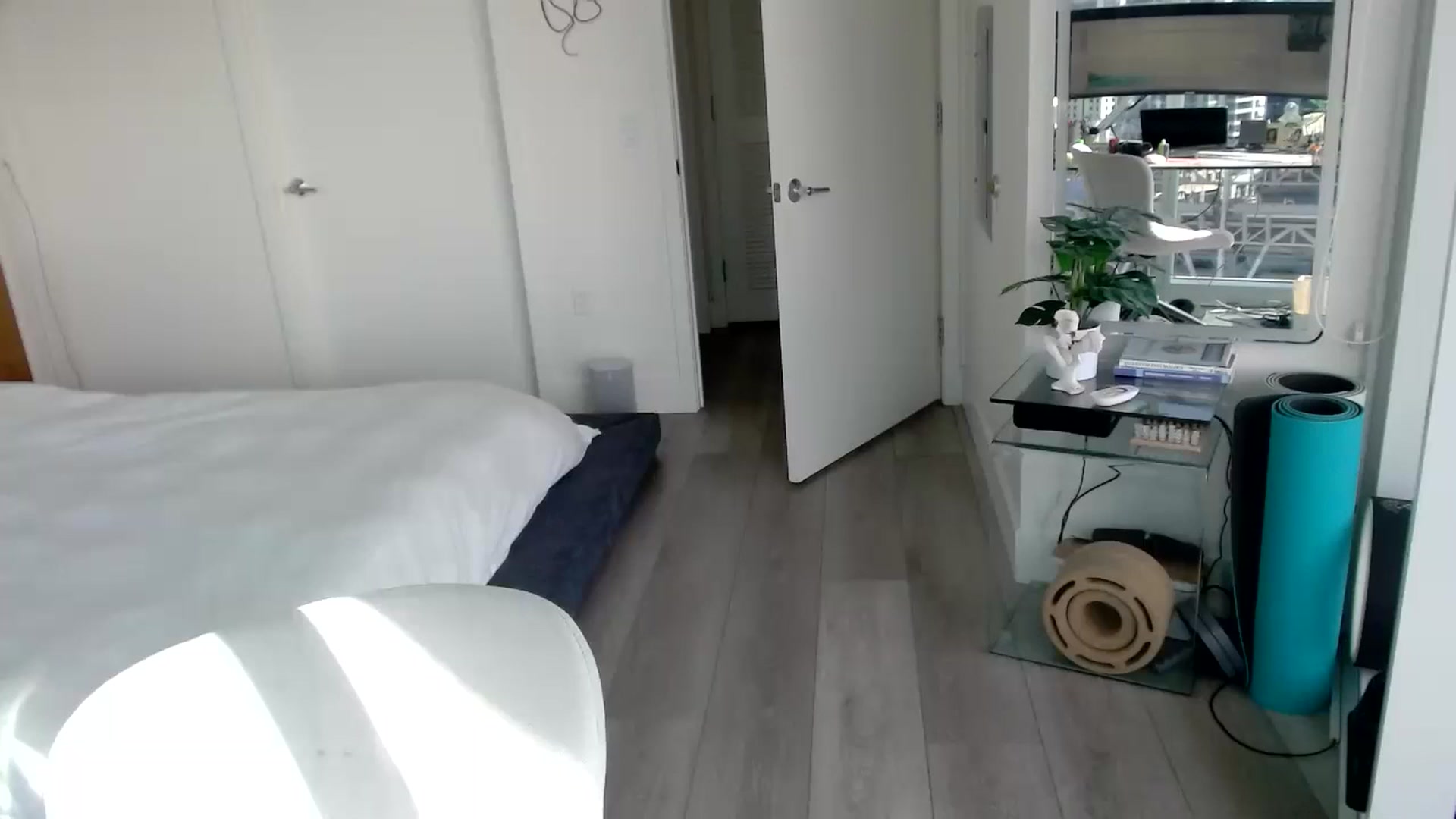 Gallery image thumbnail from Minnie_B00's myfreecams stream on, 02/19/2024, 22:53 image 9 of 20