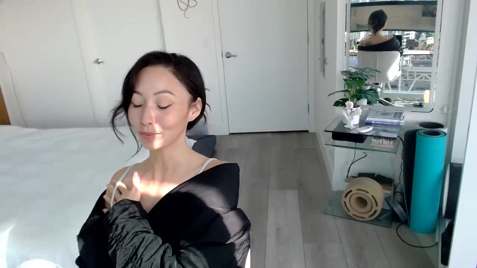 Gallery image thumbnail from Minnie_B00's myfreecams stream on, 02/19/2024, 22:53 image 8 of 20