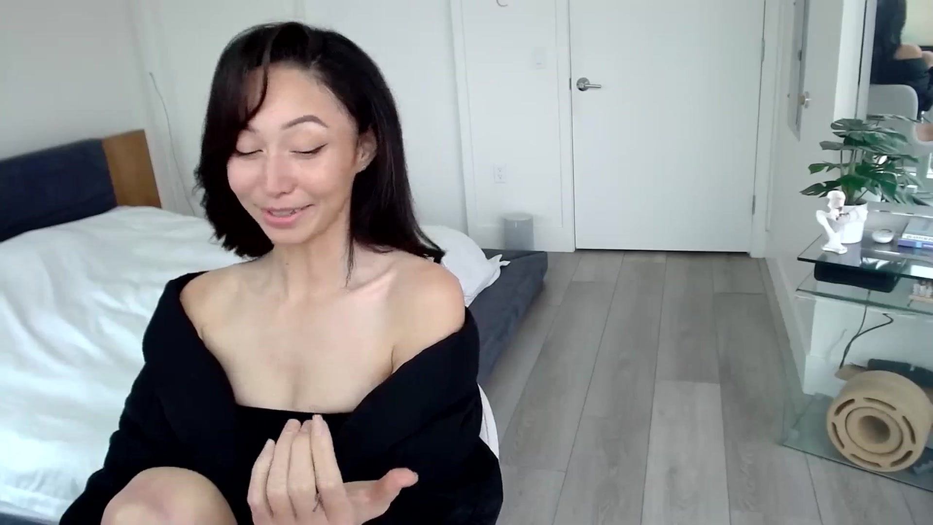 Gallery image thumbnail from Minnie_B00's myfreecams stream on, 02/26/2024, 22:05 image 12 of 20
