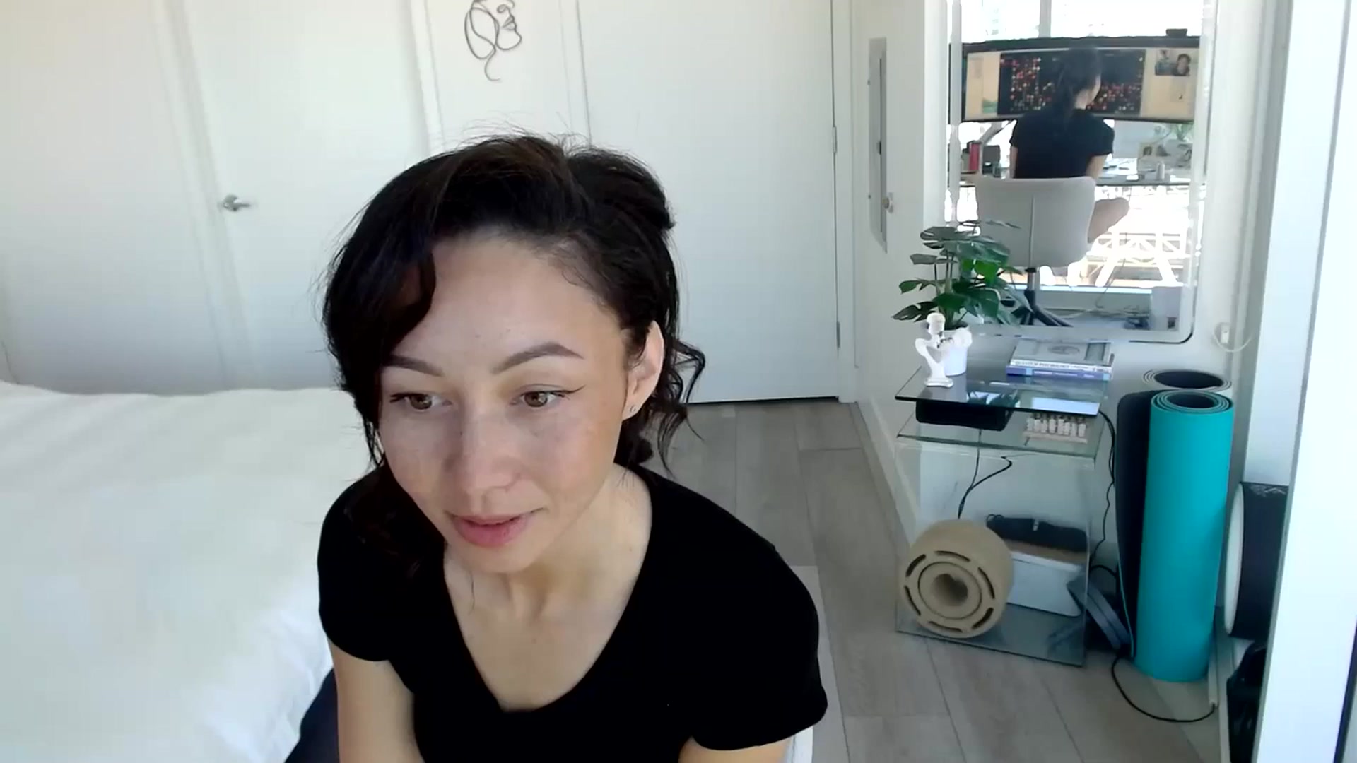 Gallery image thumbnail from Minnie_B00's myfreecams stream on, 03/05/2024, 19:25 image 18 of 20