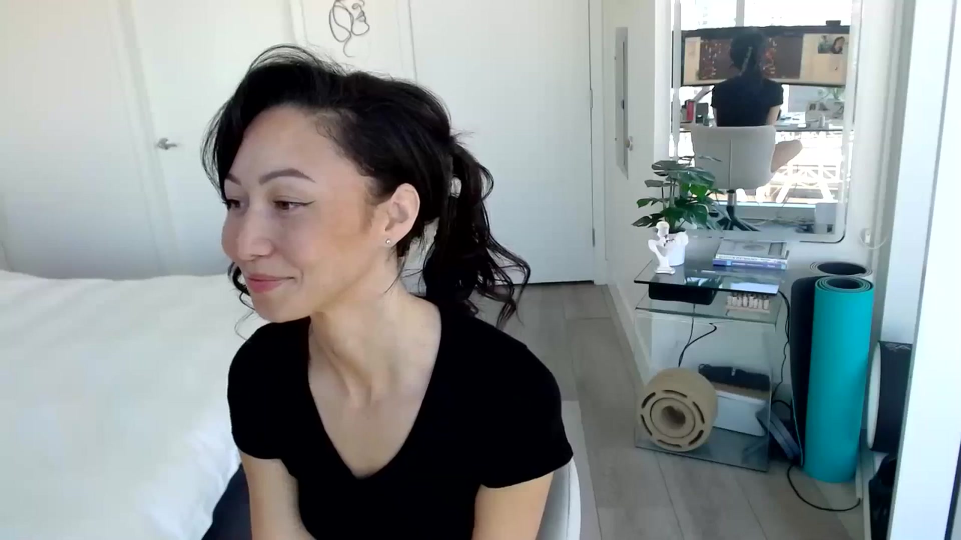Gallery image thumbnail from Minnie_B00's myfreecams stream on, 03/05/2024, 19:25 image 19 of 20