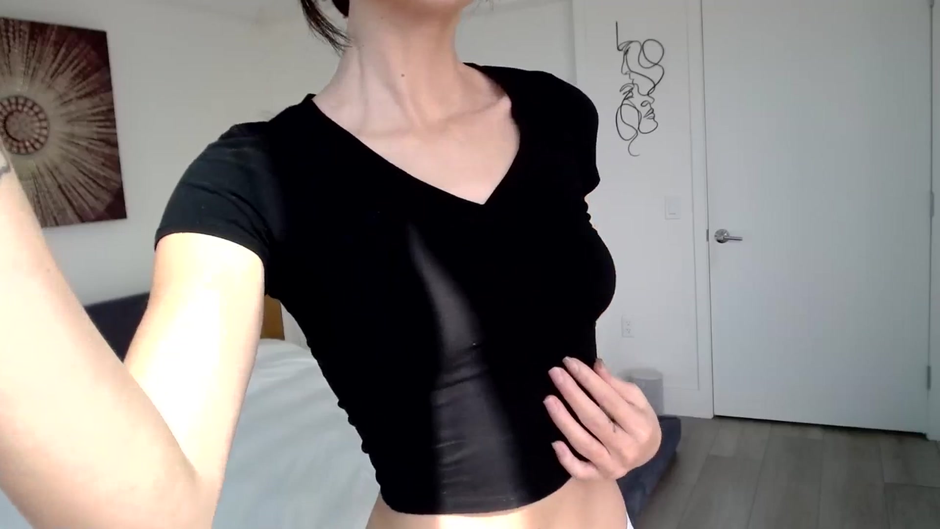 Gallery image thumbnail from Minnie_B00's myfreecams stream on, 03/05/2024, 22:37 image 17 of 20