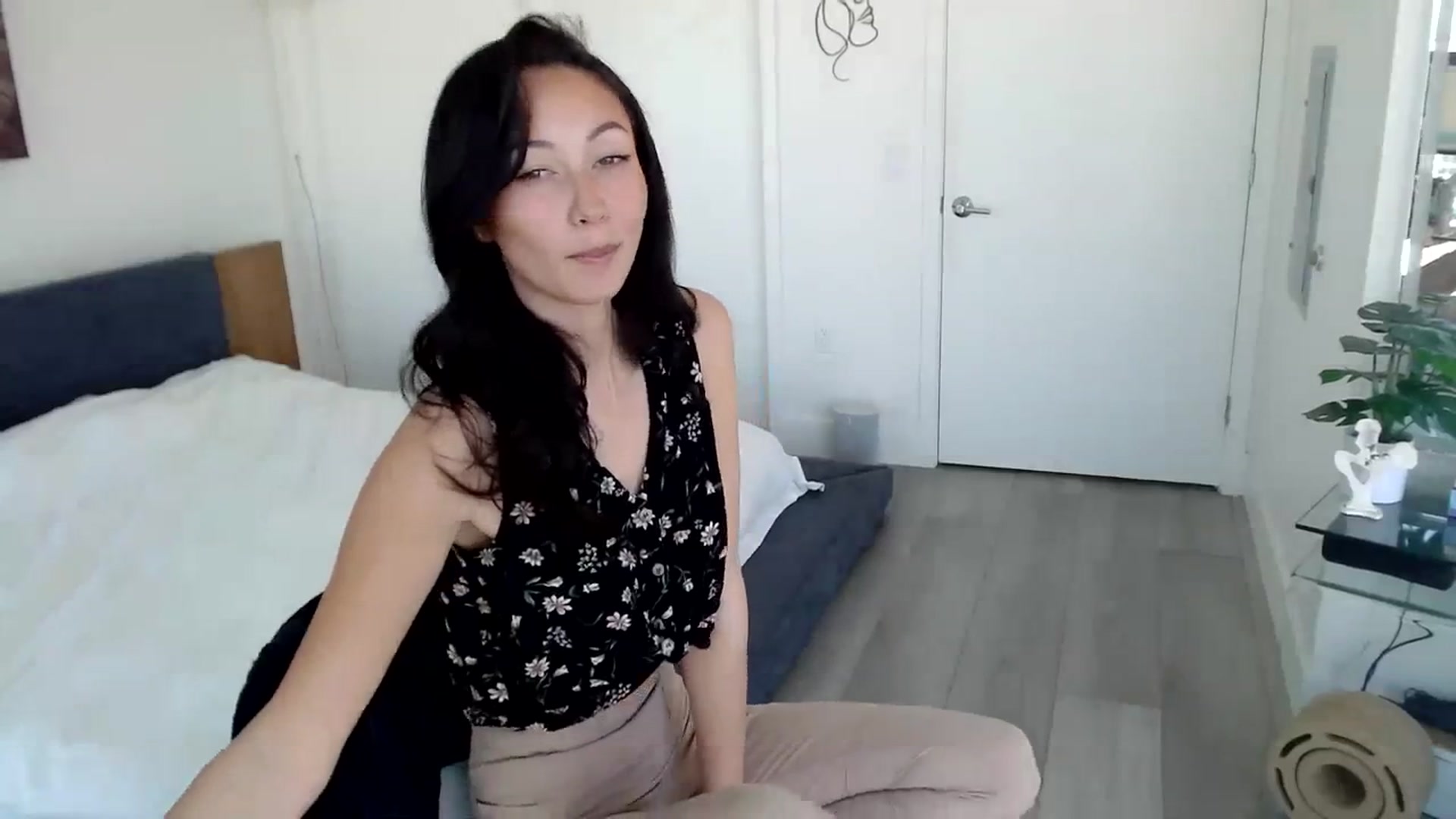 Gallery image thumbnail from Minnie_B00's myfreecams stream on, 03/09/2024, 20:01 image 8 of 20