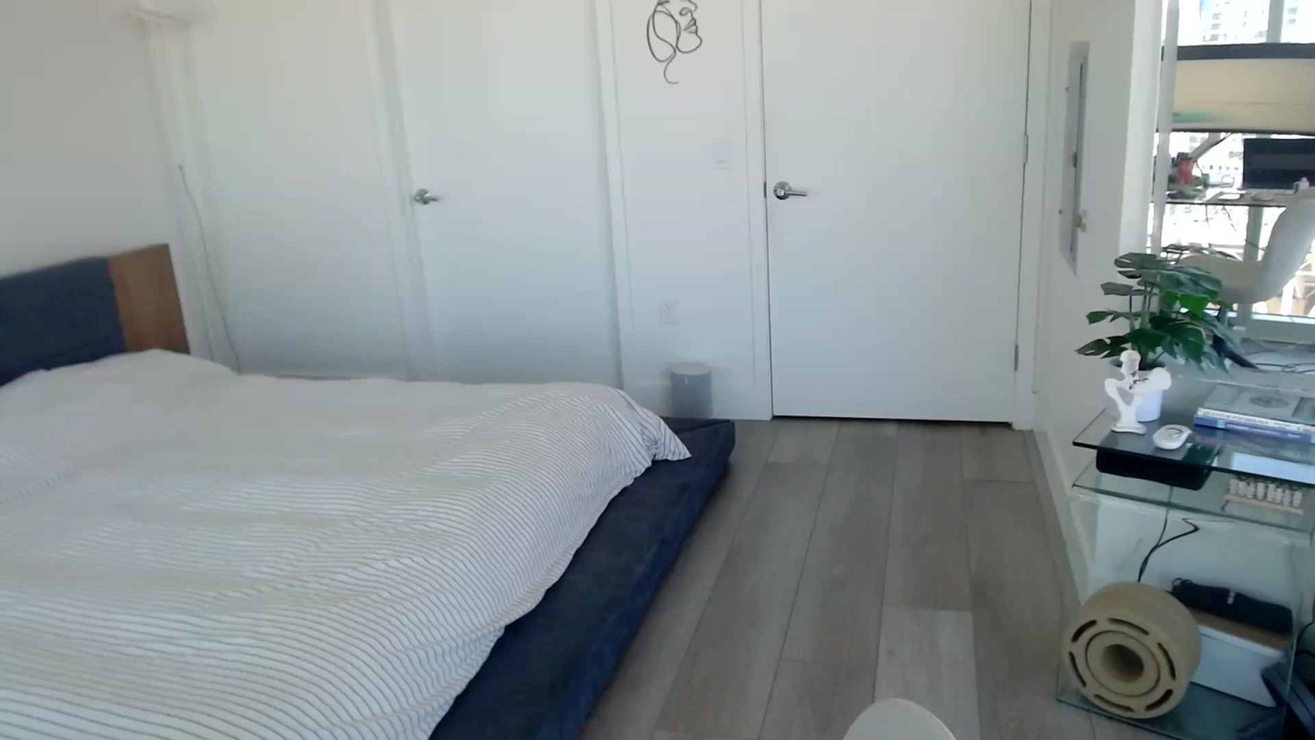 Gallery image thumbnail from Minnie_B00's myfreecams stream on, 03/18/2024, 19:17 image 7 of 20