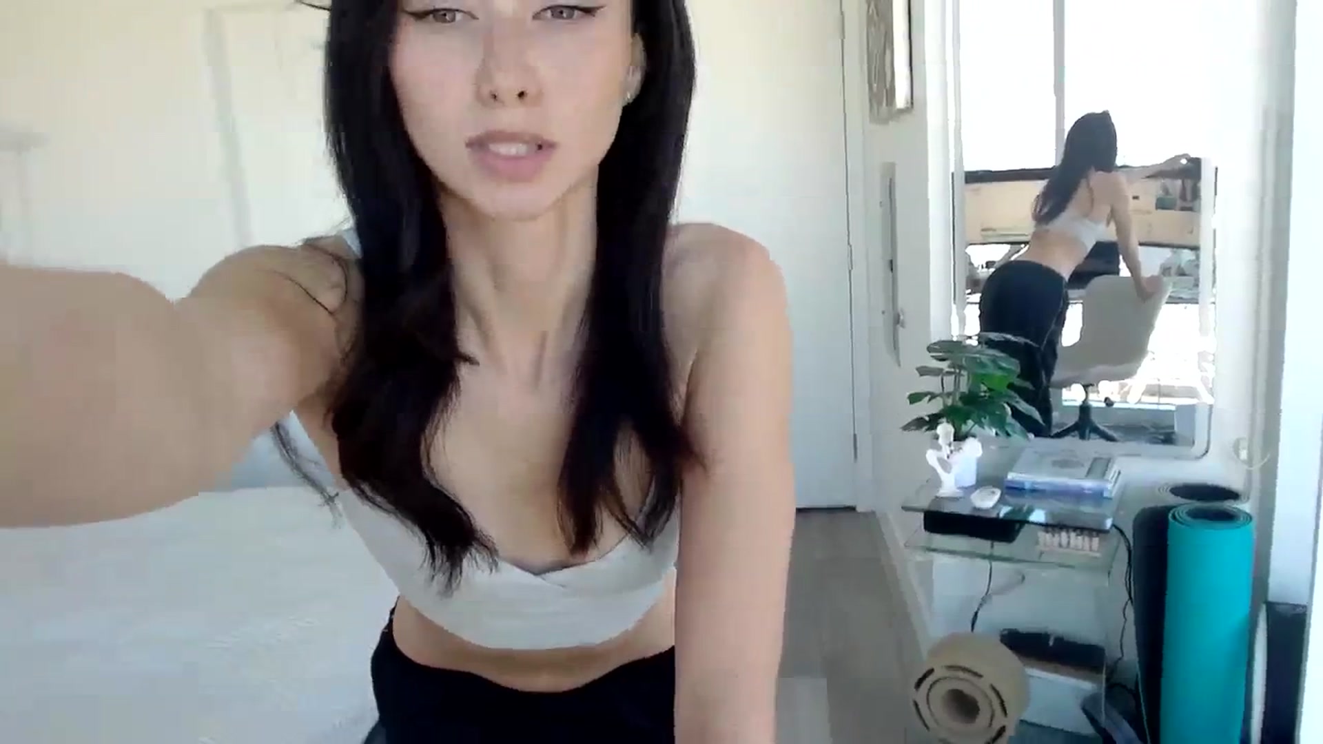 Gallery image thumbnail from Minnie_B00's myfreecams stream on, 03/19/2024, 19:17 image 8 of 20