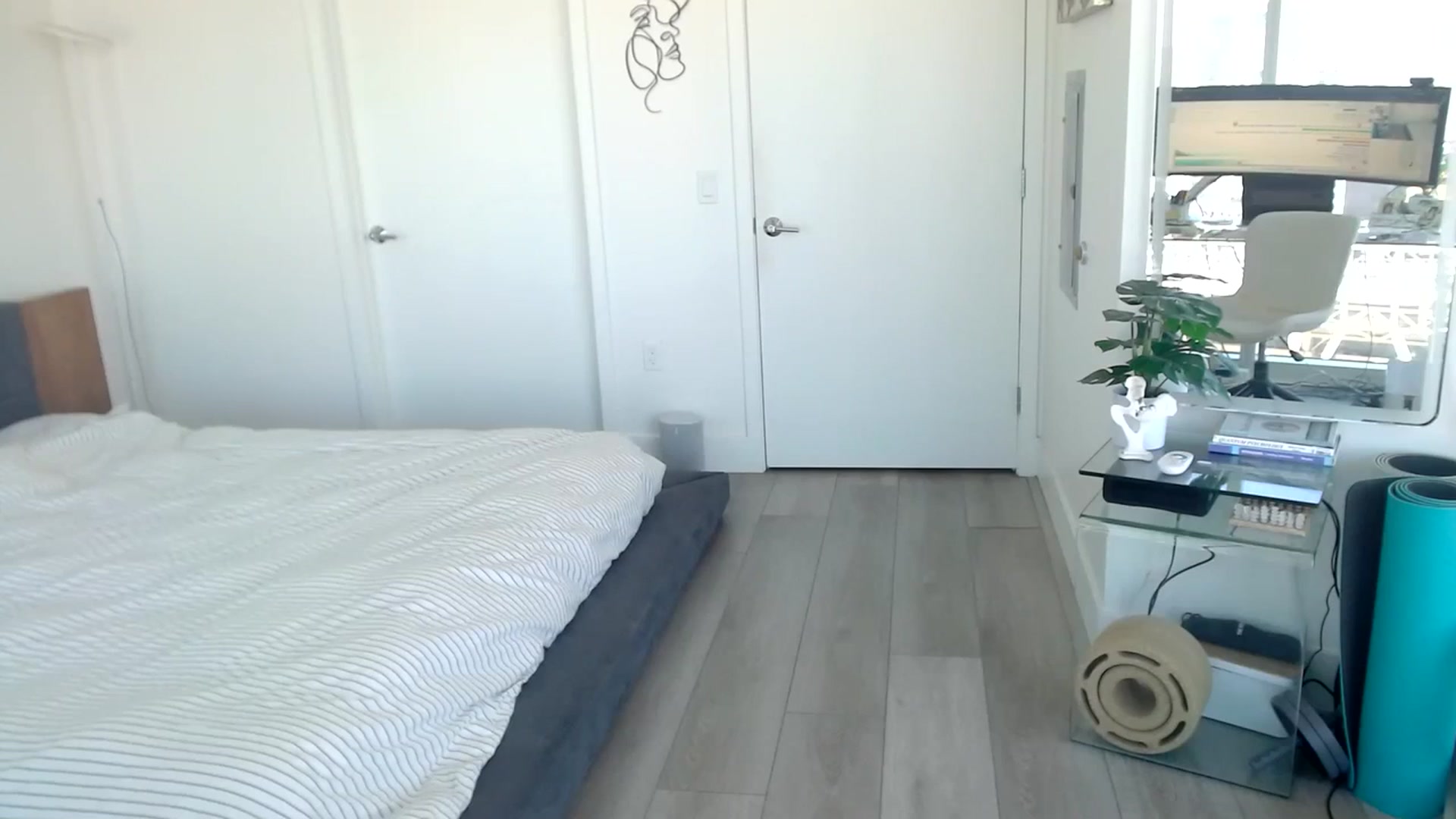 Gallery image thumbnail from Minnie_B00's myfreecams stream on, 03/20/2024, 19:52 image 14 of 20