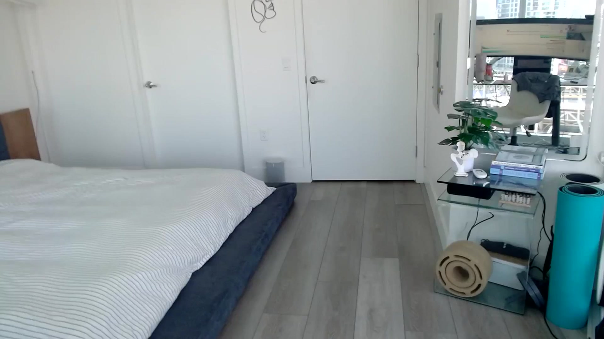 Gallery image thumbnail from Minnie_B00's myfreecams stream on, 03/25/2024, 20:31 image 10 of 20