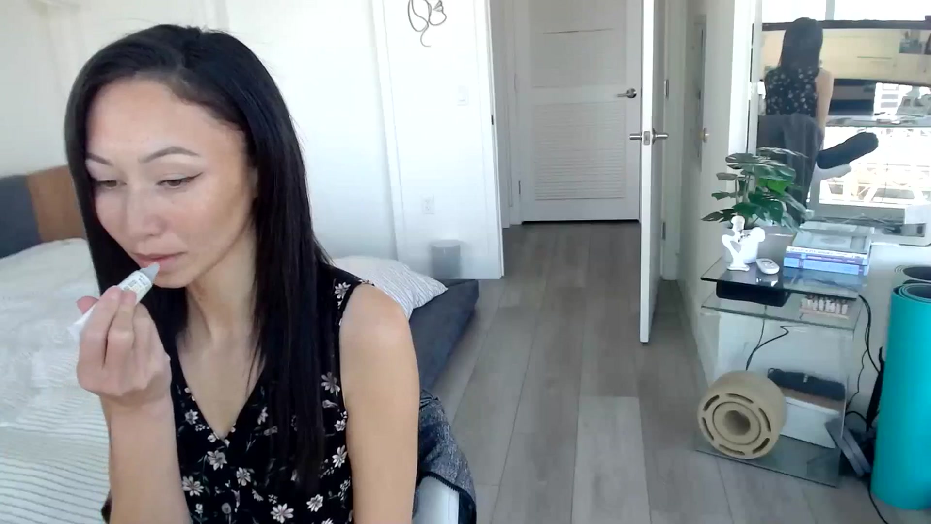 Gallery image thumbnail from Minnie_B00's myfreecams stream on, 03/26/2024, 21:33 image 8 of 20