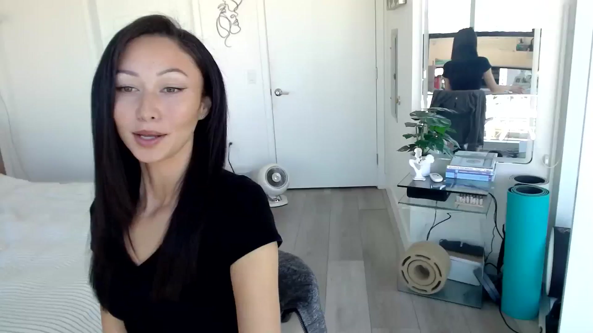 Gallery image thumbnail from Minnie_B00's myfreecams stream on, 03/27/2024, 21:26 image 2 of 20