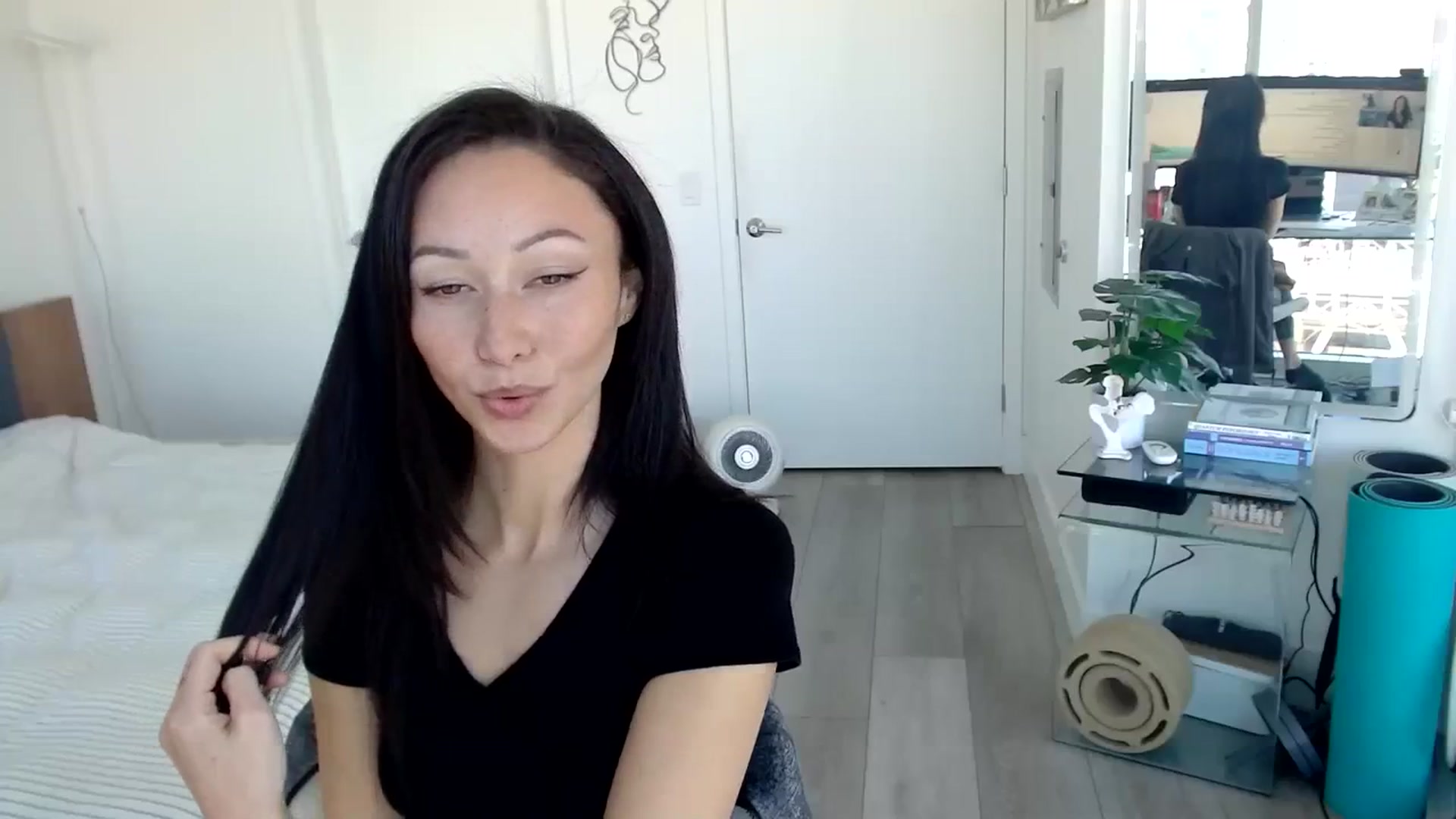 Gallery image thumbnail from Minnie_B00's myfreecams stream on, 03/27/2024, 21:26 image 7 of 20