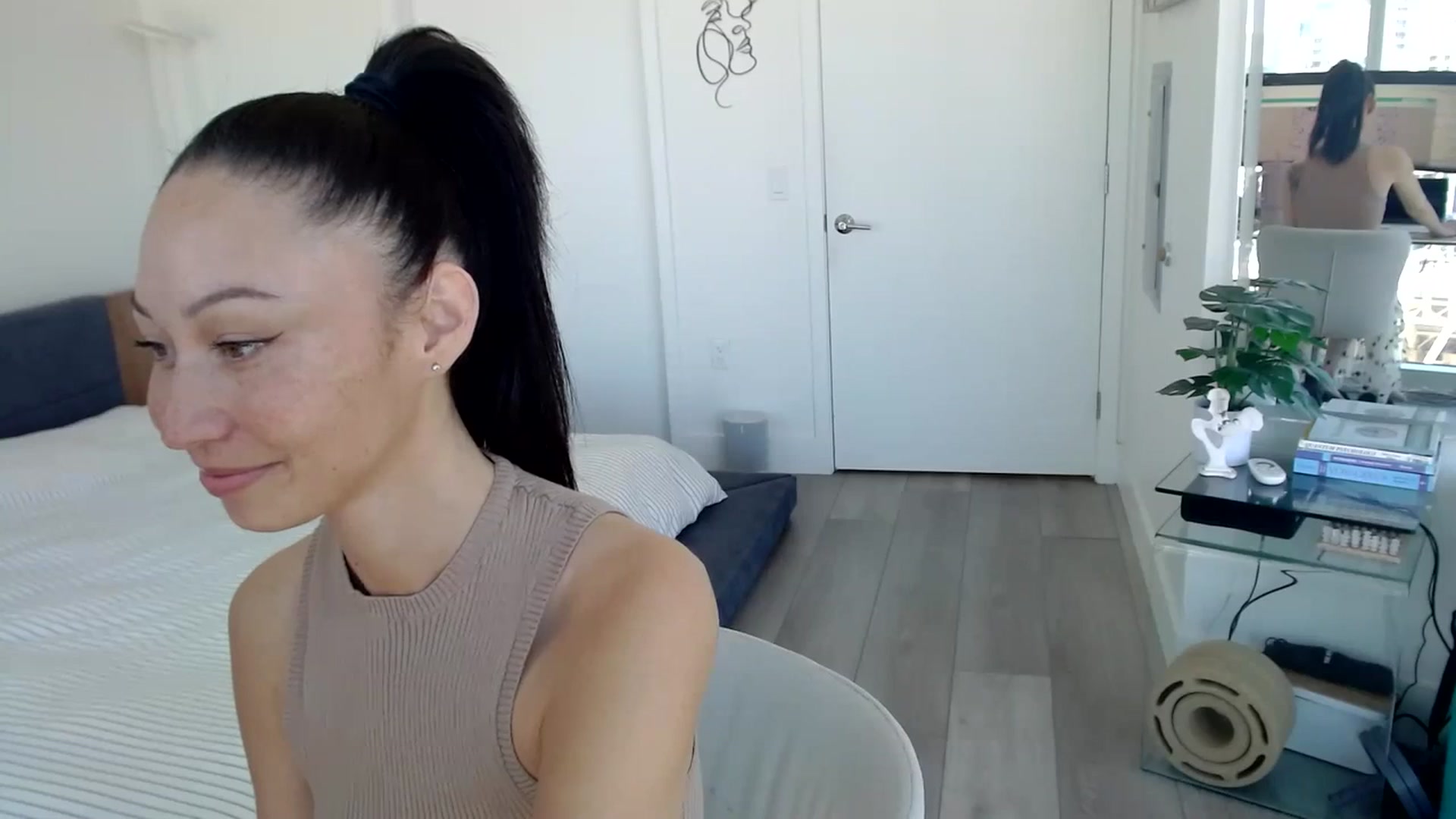 Gallery image thumbnail from Minnie_B00's myfreecams stream on, 03/29/2024, 19:02 image 8 of 20