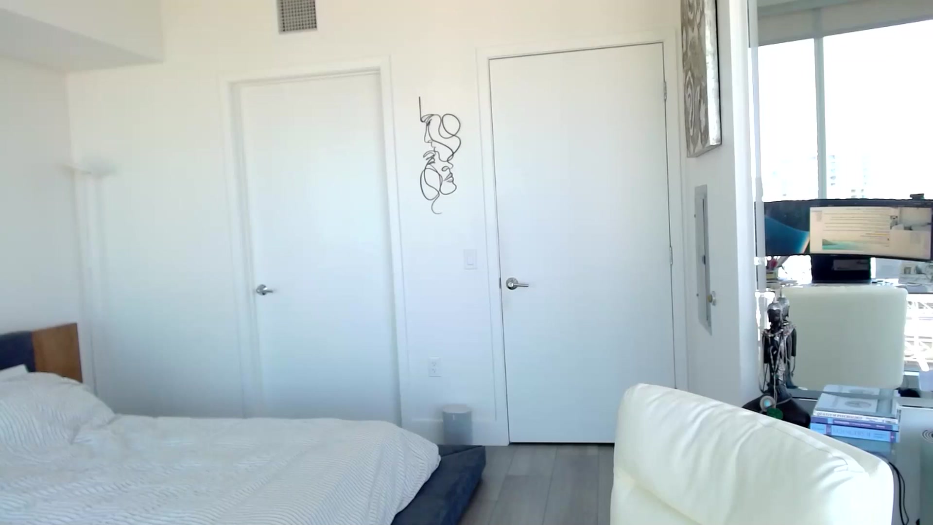 Gallery image thumbnail from Minnie_B00's myfreecams stream on, 05/06/2024, 18:29 image 7 of 20