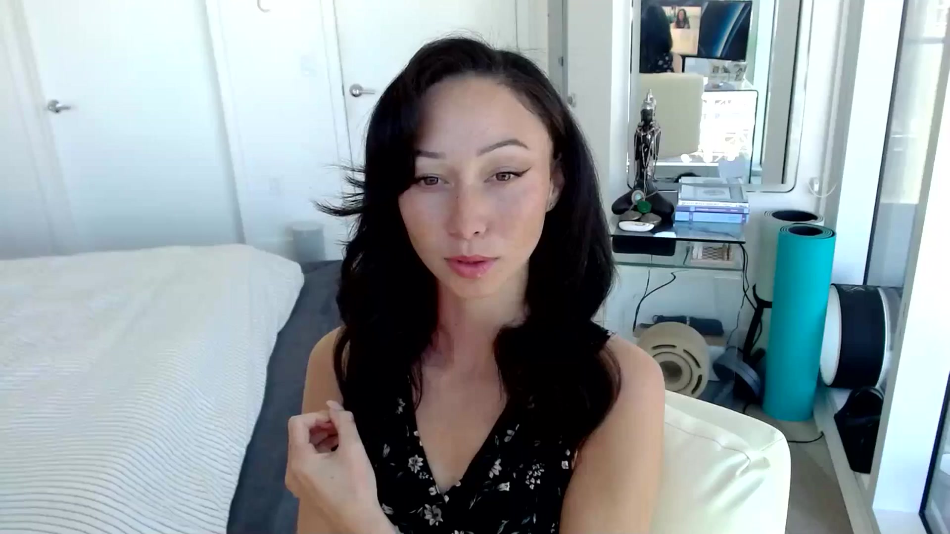 Gallery image thumbnail from Minnie_B00's myfreecams stream on, 05/06/2024, 18:29 image 2 of 20