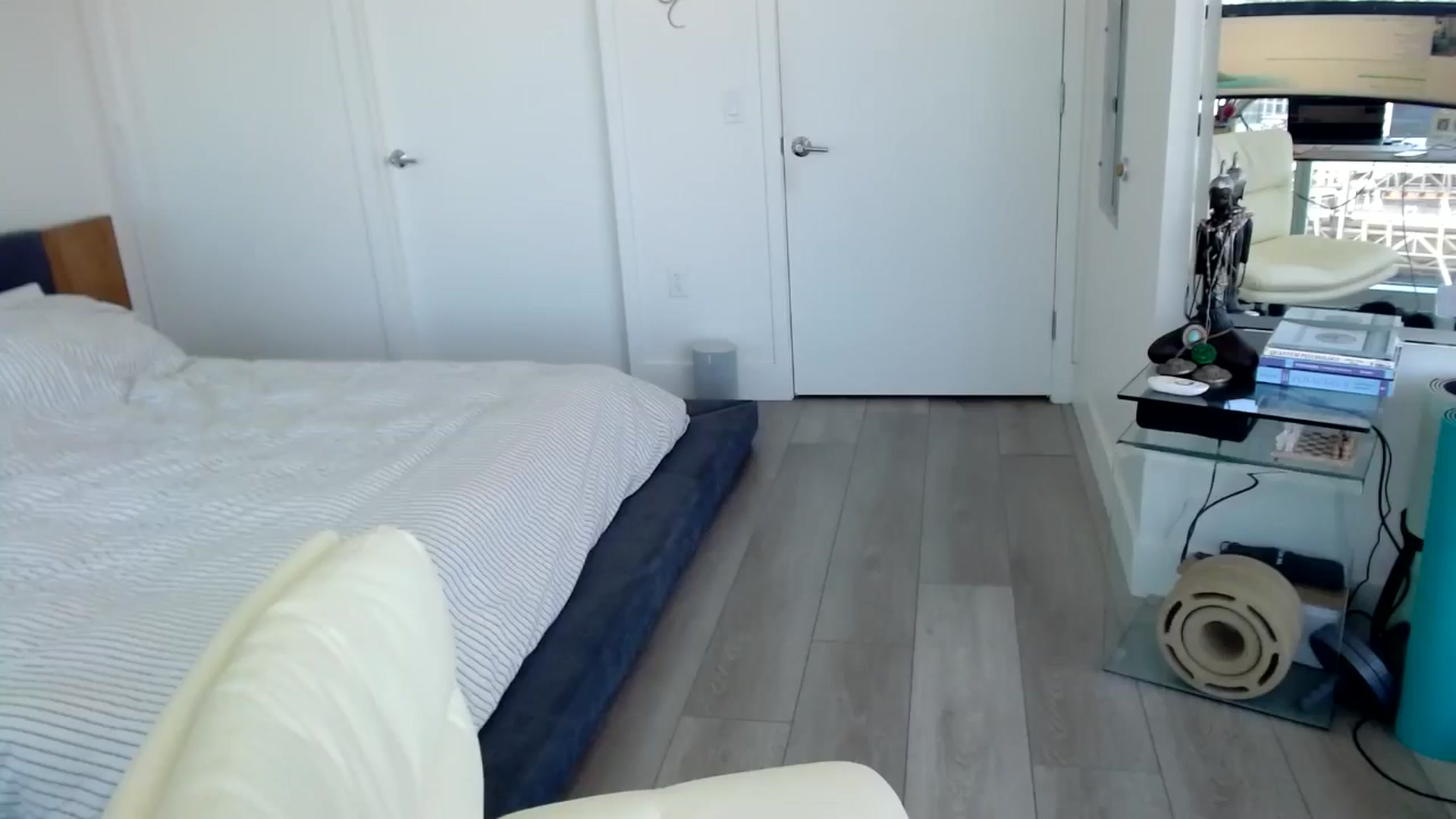 Gallery image thumbnail from Minnie_B00's myfreecams stream on, 05/06/2024, 22:20 image 1 of 20