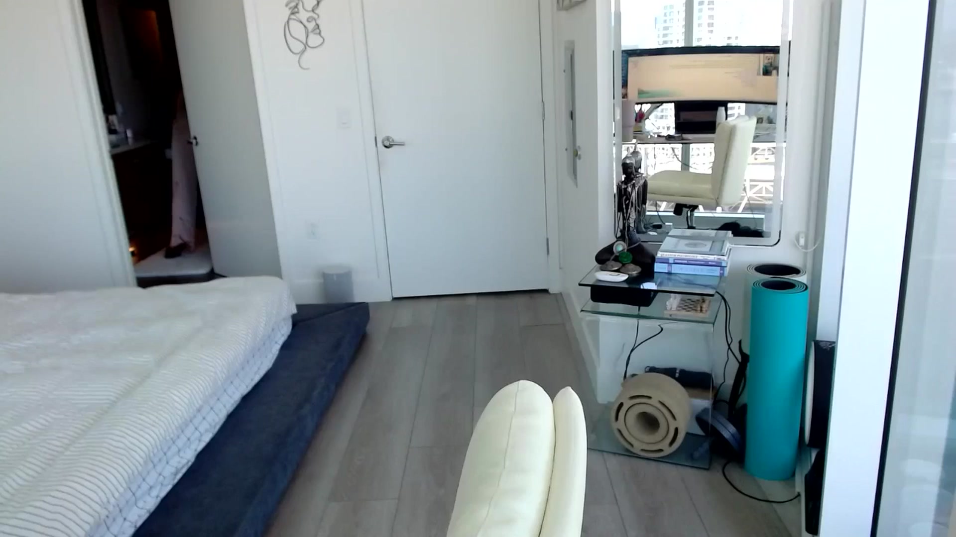 Gallery image thumbnail from Minnie_B00's myfreecams stream on, 05/07/2024, 19:59 image 4 of 20