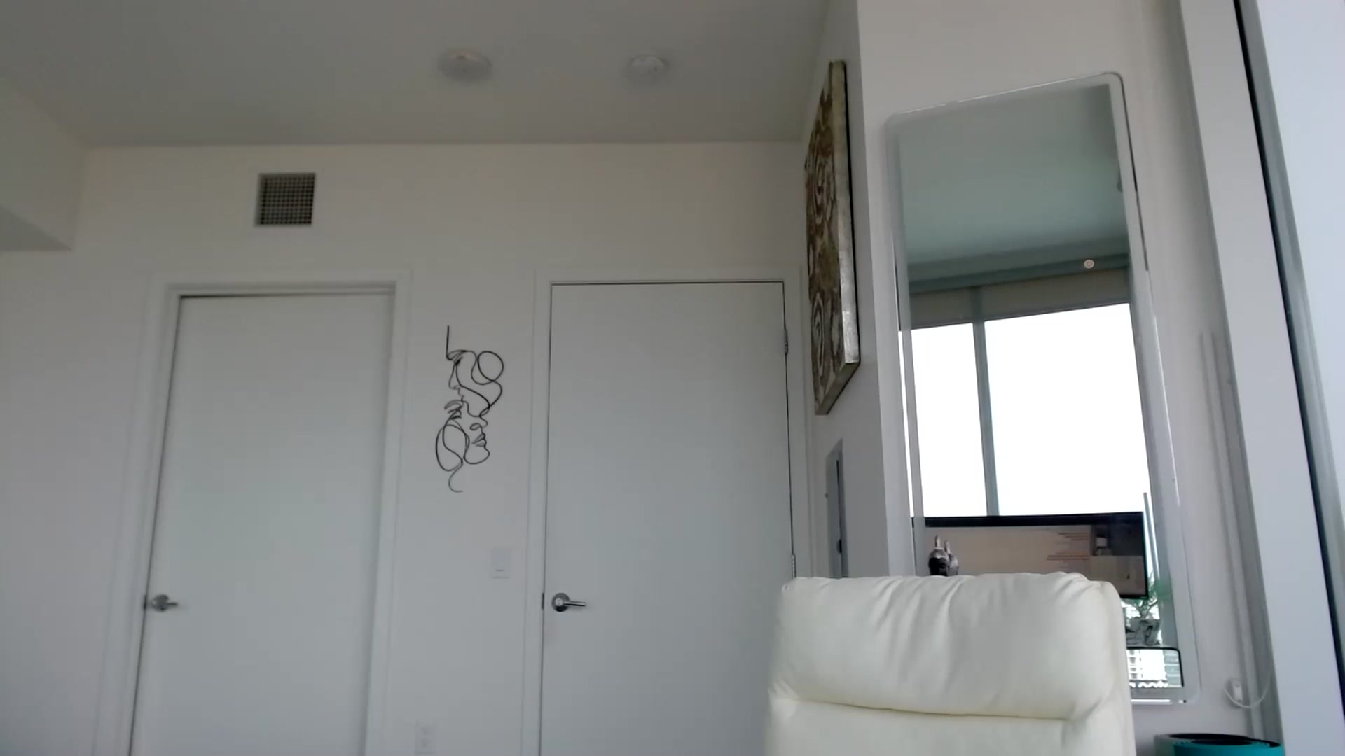 Gallery image thumbnail from Minnie_B00's myfreecams stream on, 05/16/2024, 19:19 image 7 of 20