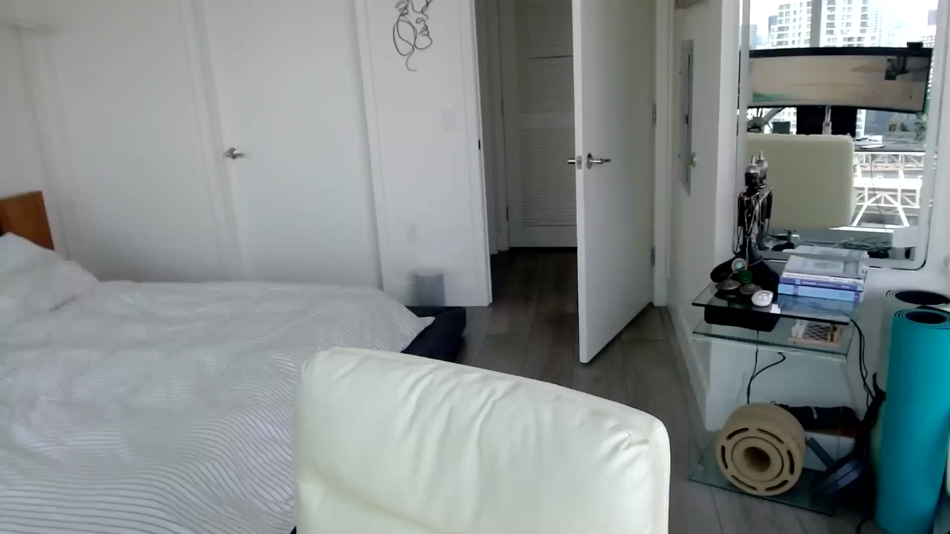 Gallery image thumbnail from Minnie_B00's myfreecams stream on, 05/16/2024, 19:19 image 12 of 20