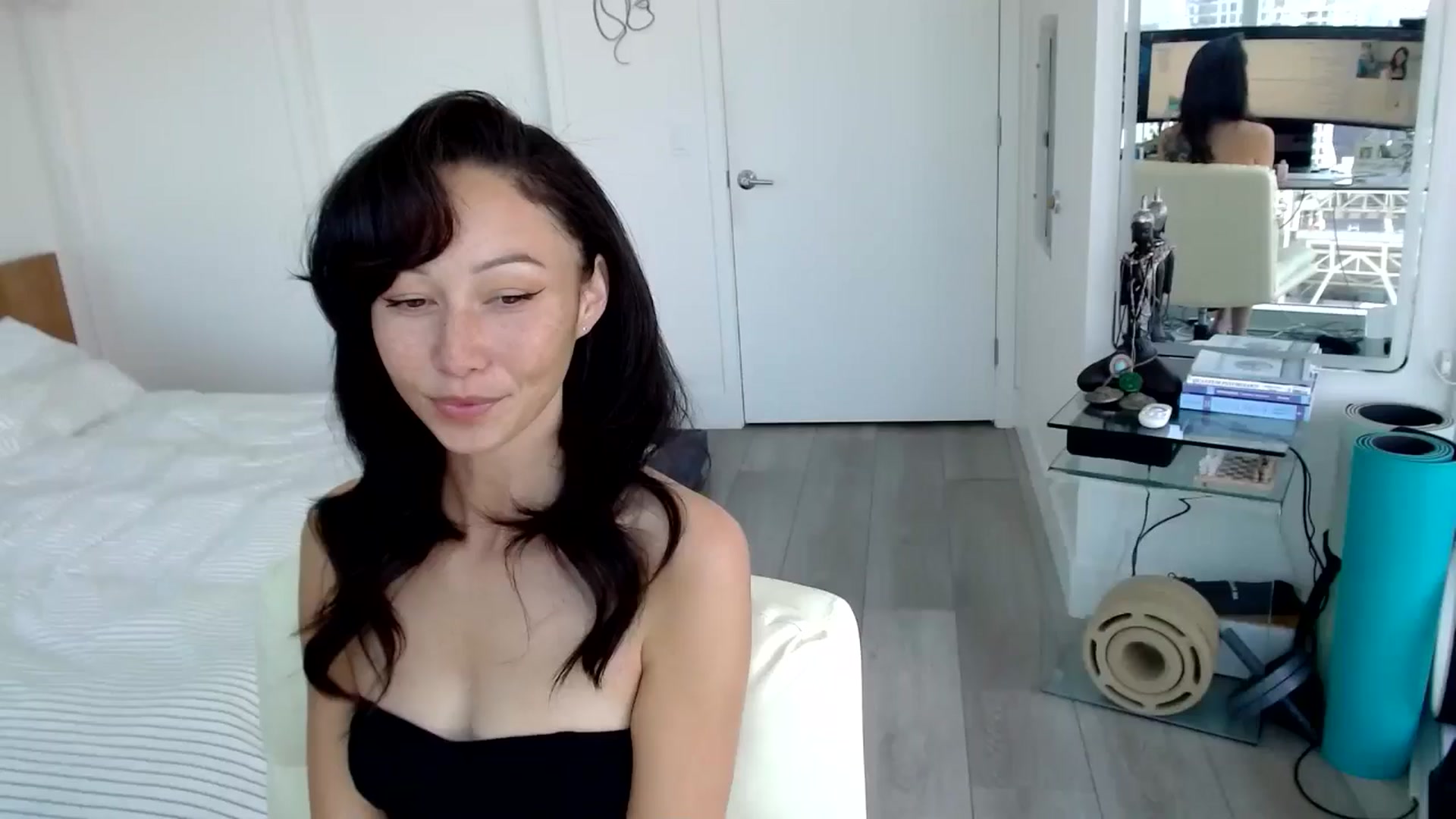 Gallery image thumbnail from Minnie_B00's myfreecams stream on, 05/16/2024, 20:22 image 16 of 20