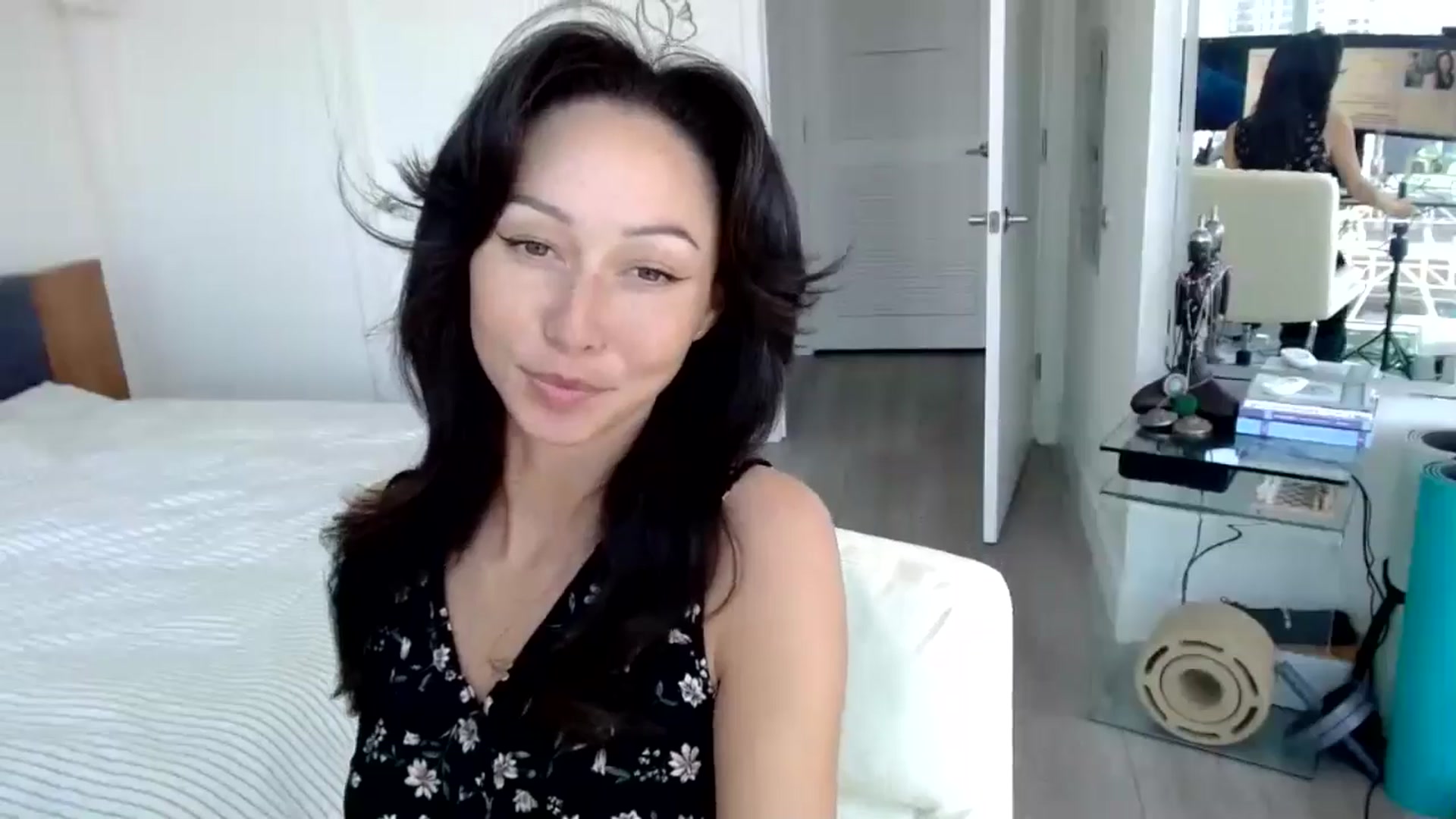 Gallery image thumbnail from Minnie_B00's myfreecams stream on, 05/21/2024, 20:43 image 15 of 20