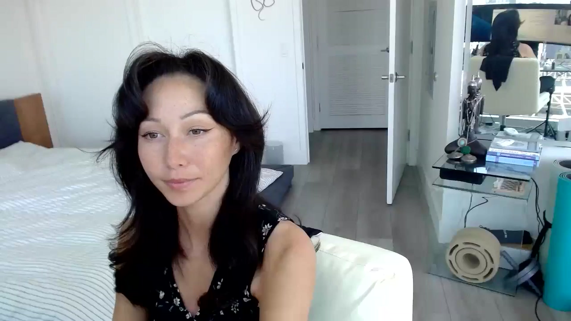 Gallery image thumbnail from Minnie_B00's myfreecams stream on, 05/21/2024, 20:43 image 13 of 20