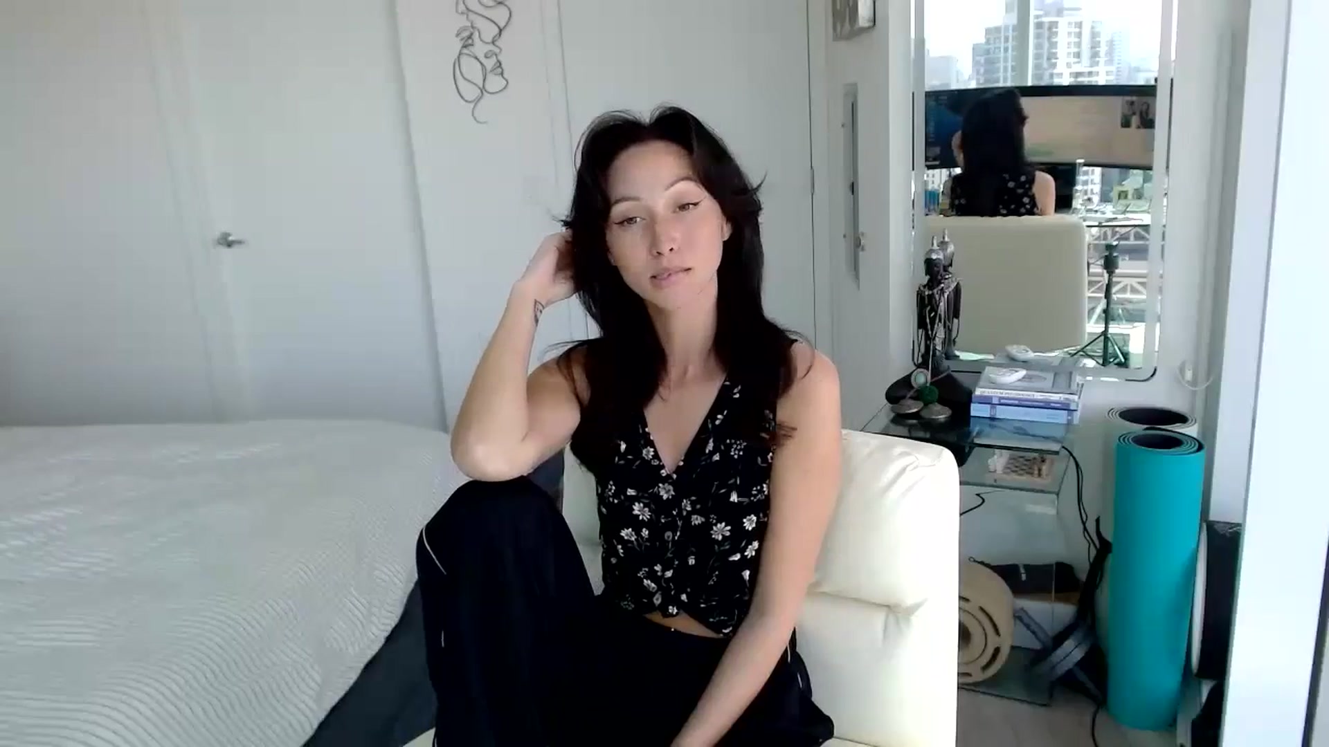 Gallery image thumbnail from Minnie_B00's myfreecams stream on, 05/21/2024, 21:29 image 16 of 20