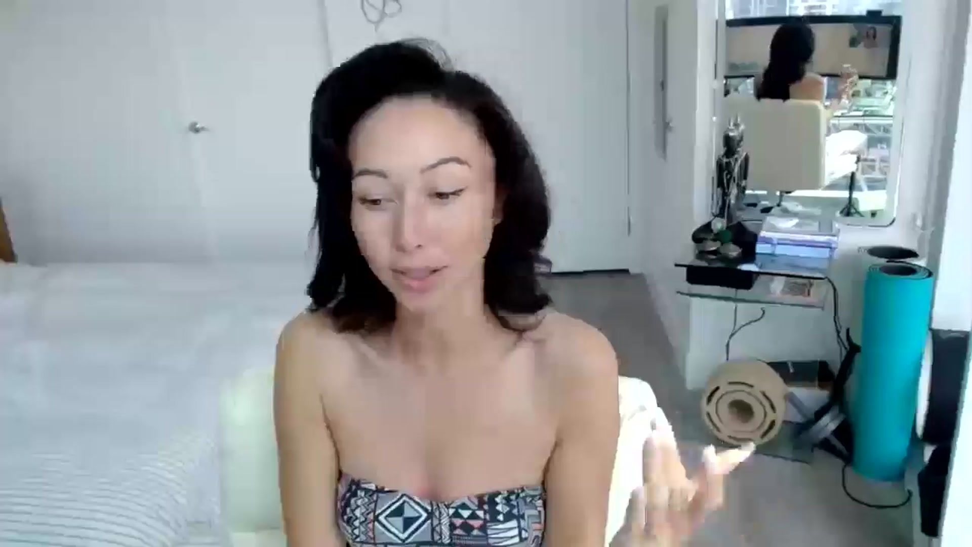Gallery image thumbnail from Minnie_B00's myfreecams stream on, 05/22/2024, 21:00 image 17 of 20