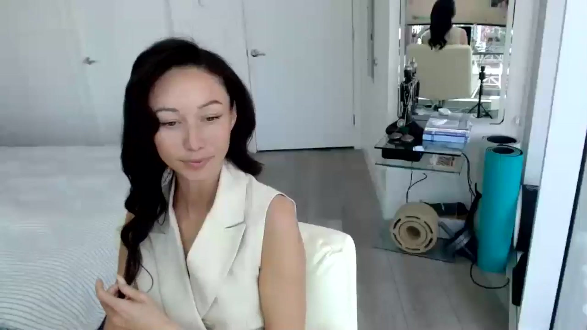 Gallery image thumbnail from Minnie_B00's myfreecams stream on, 05/23/2024, 20:06 image 15 of 20