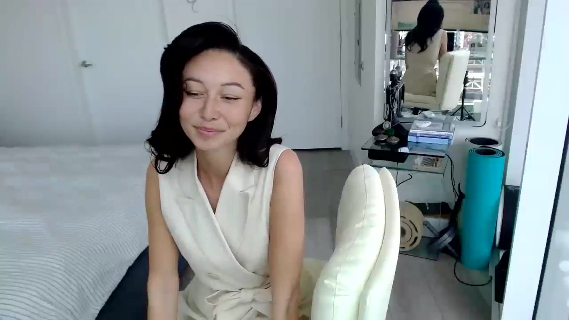 Gallery image thumbnail from Minnie_B00's myfreecams stream on, 05/23/2024, 20:06 image 19 of 20