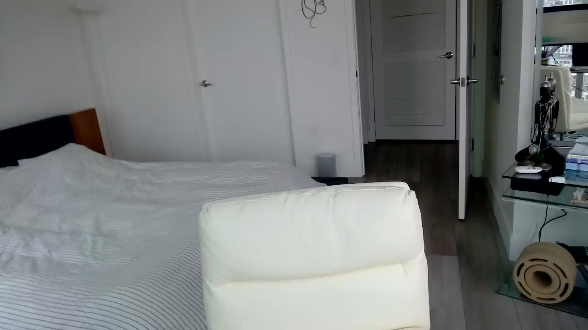 Gallery image thumbnail from Minnie_B00's myfreecams stream on, 05/27/2024, 18:35 image 1 of 20