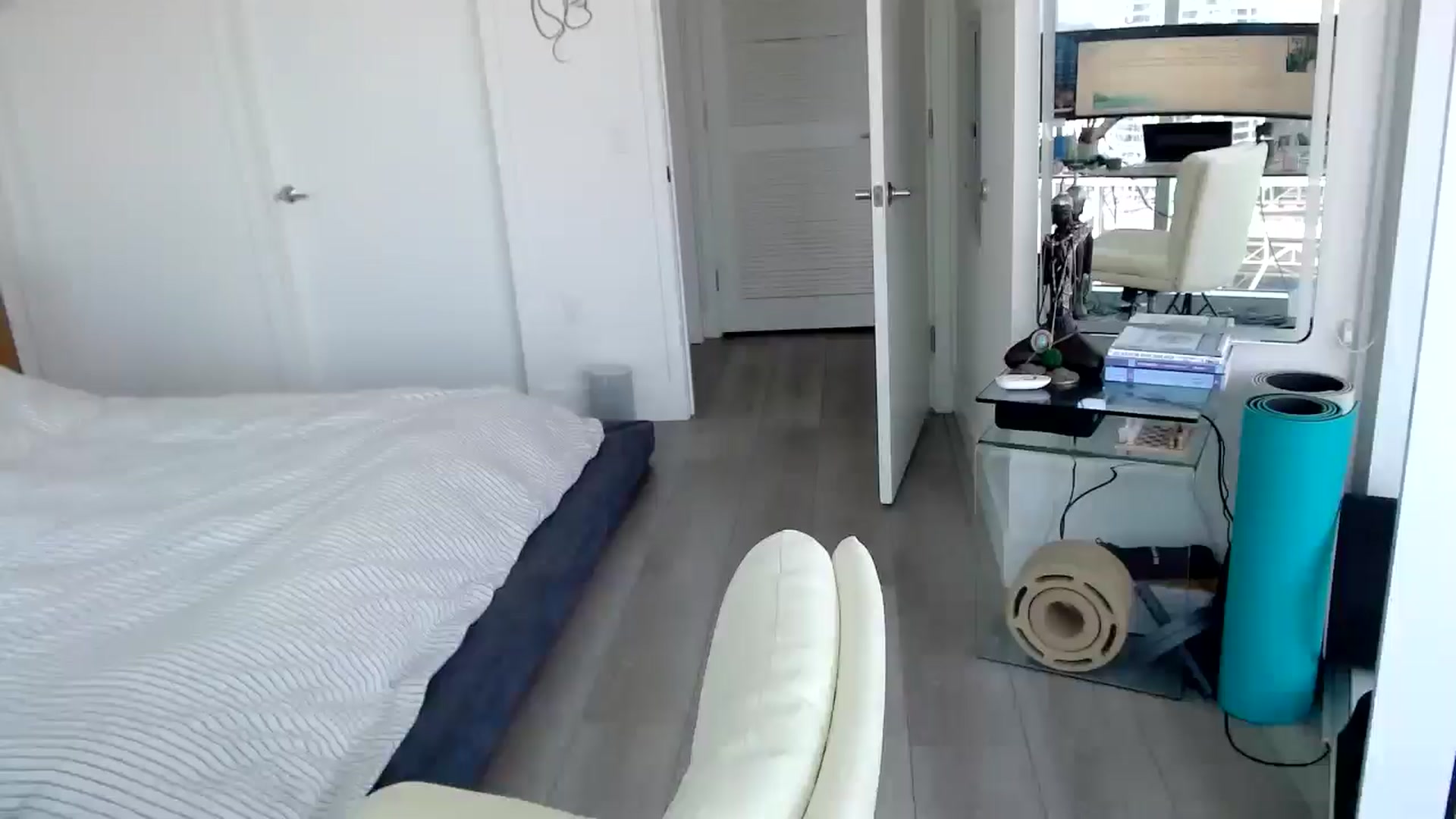 Gallery image thumbnail from Minnie_B00's myfreecams stream on, 05/30/2024, 19:35 image 4 of 20