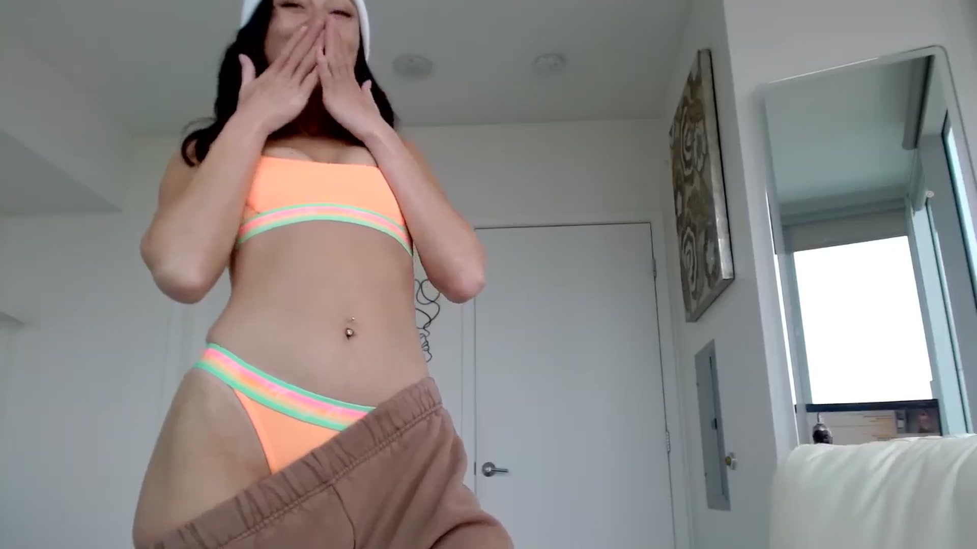 Gallery image thumbnail from Minnie_B00's myfreecams stream on, 06/10/2024, 18:14 image 9 of 20