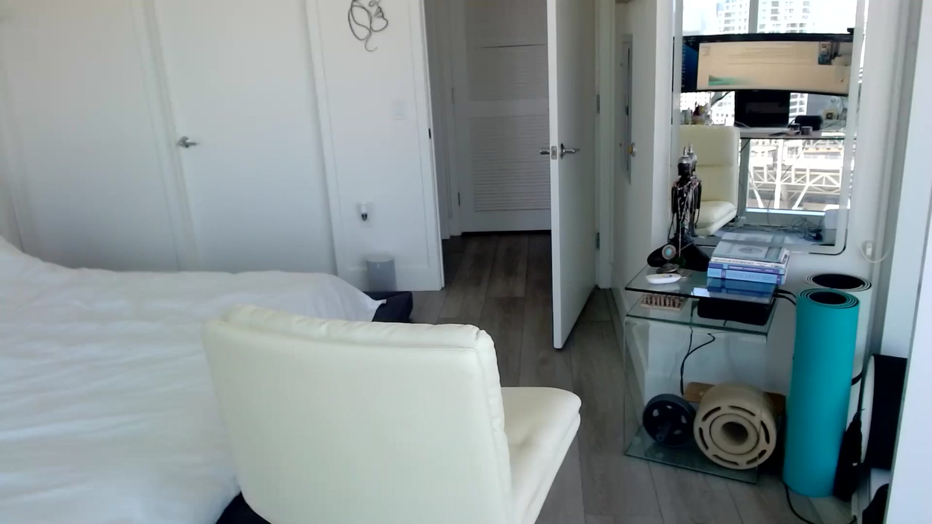 Gallery image thumbnail from Minnie_B00's myfreecams stream on, 06/20/2024, 19:15 image 5 of 20