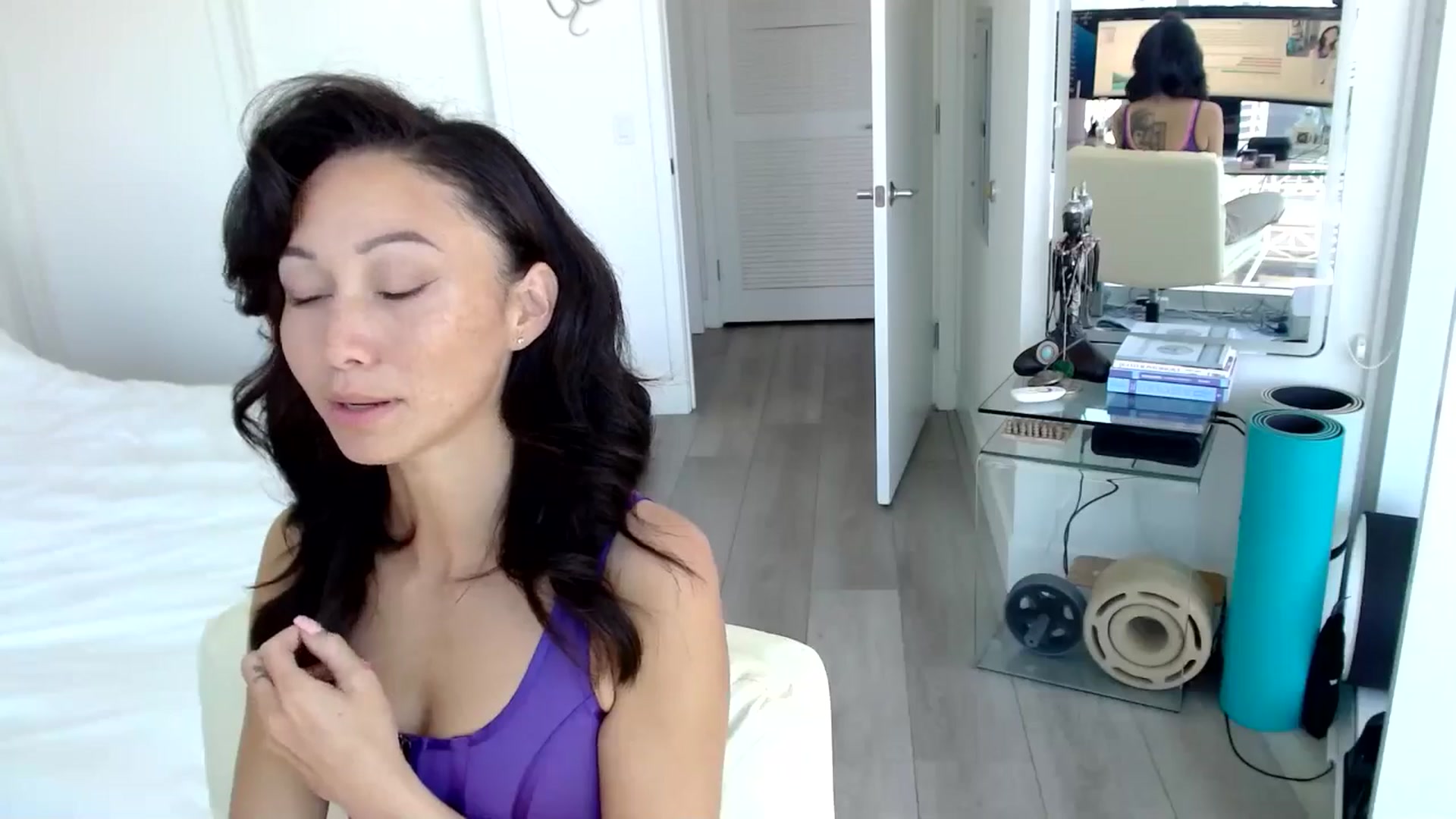 Gallery image thumbnail from Minnie_B00's myfreecams stream on, 06/20/2024, 19:32 image 13 of 20