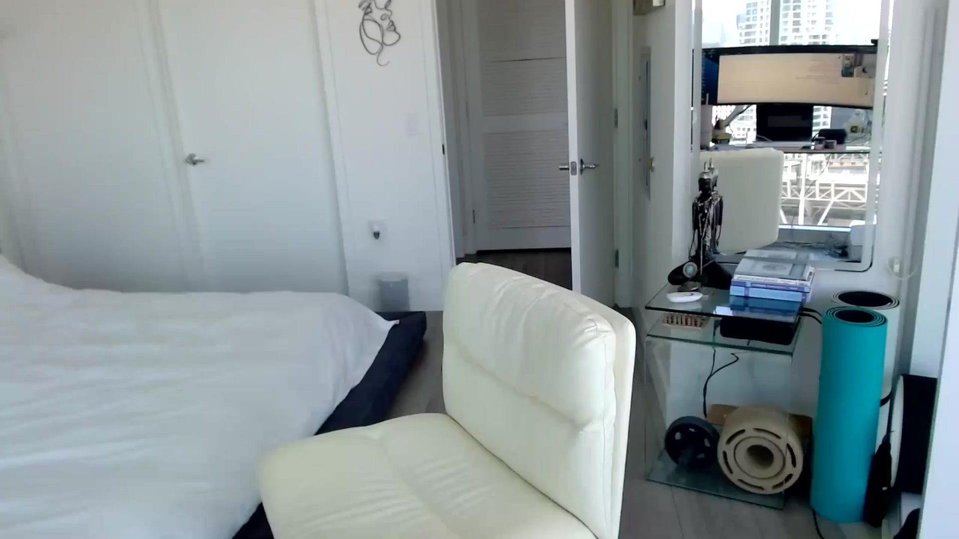 Gallery image thumbnail from Minnie_B00's myfreecams stream on, 06/20/2024, 19:32 image 6 of 20