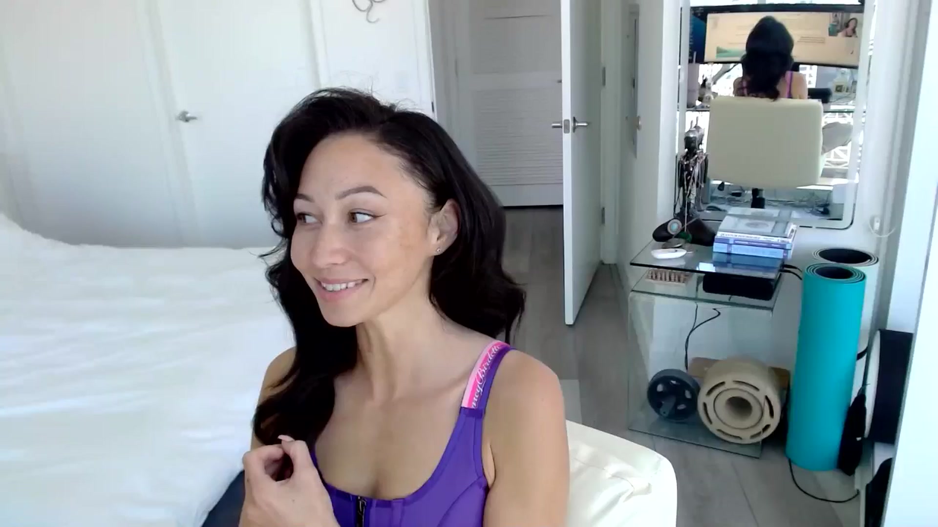 Gallery image thumbnail from Minnie_B00's myfreecams stream on, 06/20/2024, 19:32 image 8 of 20