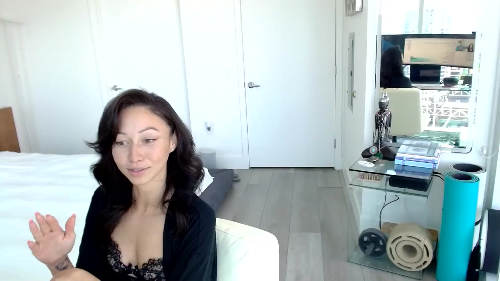 Gallery image thumbnail from Minnie_B00's myfreecams stream on, 06/22/2024, 20:54 image 20 of 20