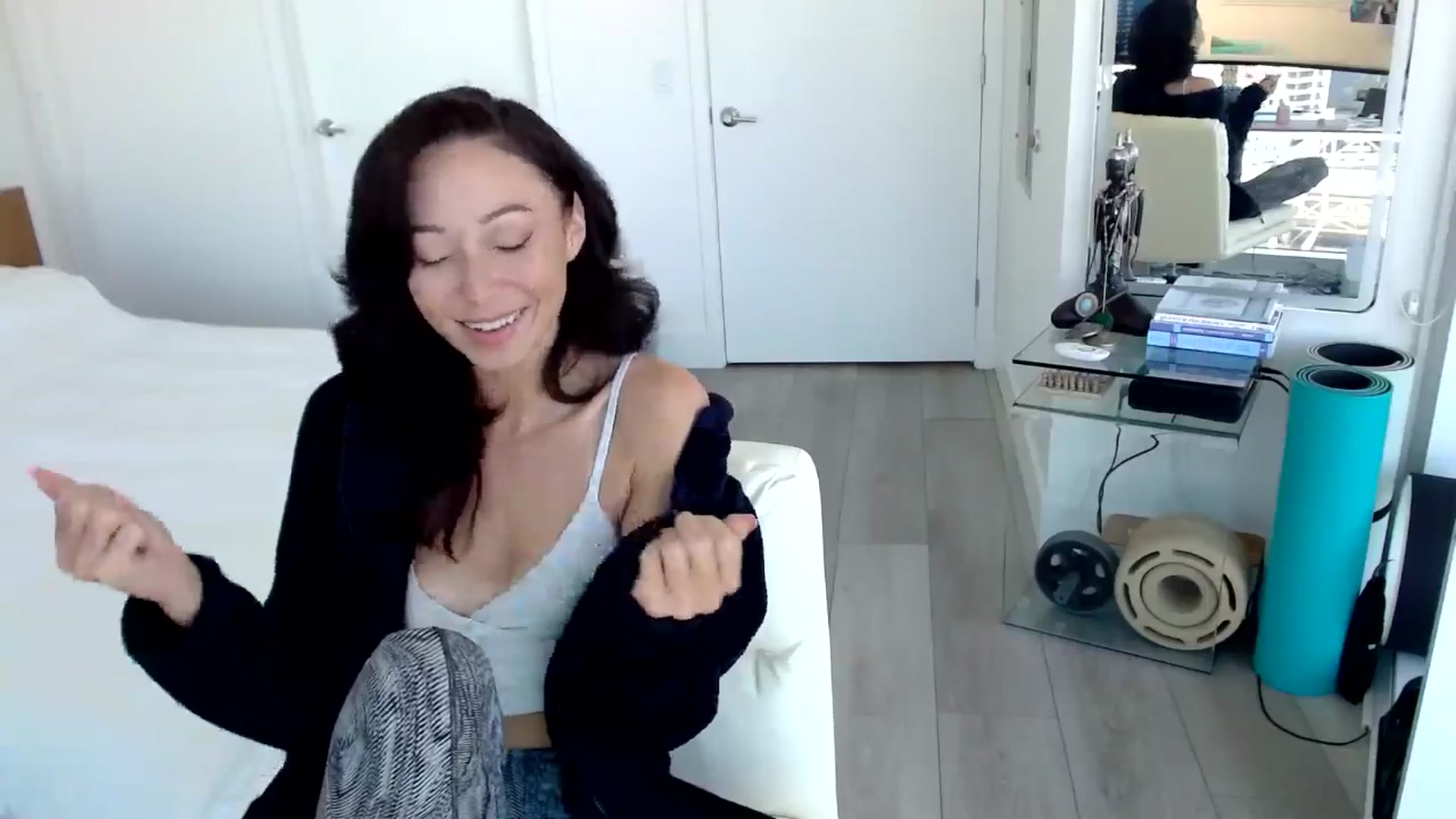 Gallery image thumbnail from Minnie_B00's myfreecams stream on, 06/24/2024, 19:00 image 2 of 20