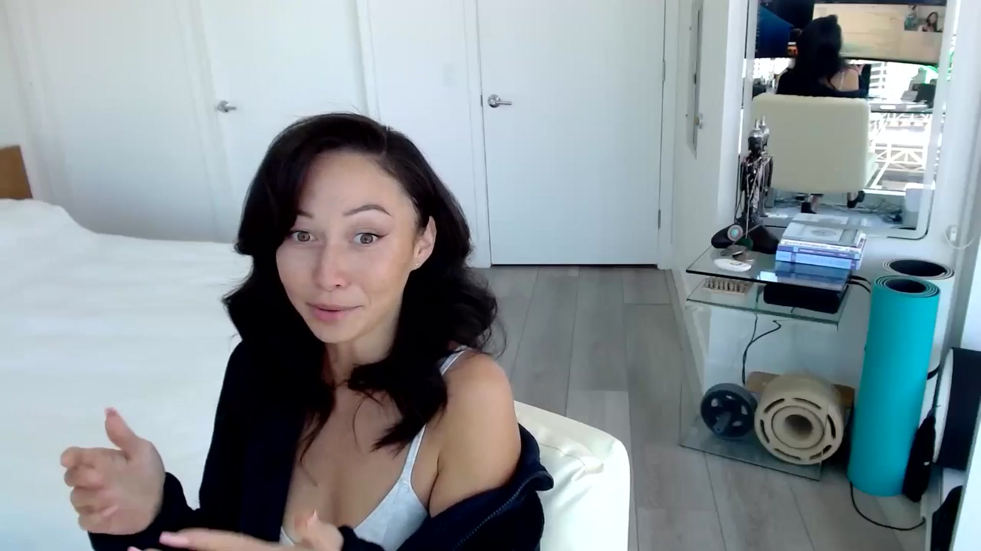 Gallery image thumbnail from Minnie_B00's myfreecams stream on, 06/24/2024, 19:49 image 14 of 20