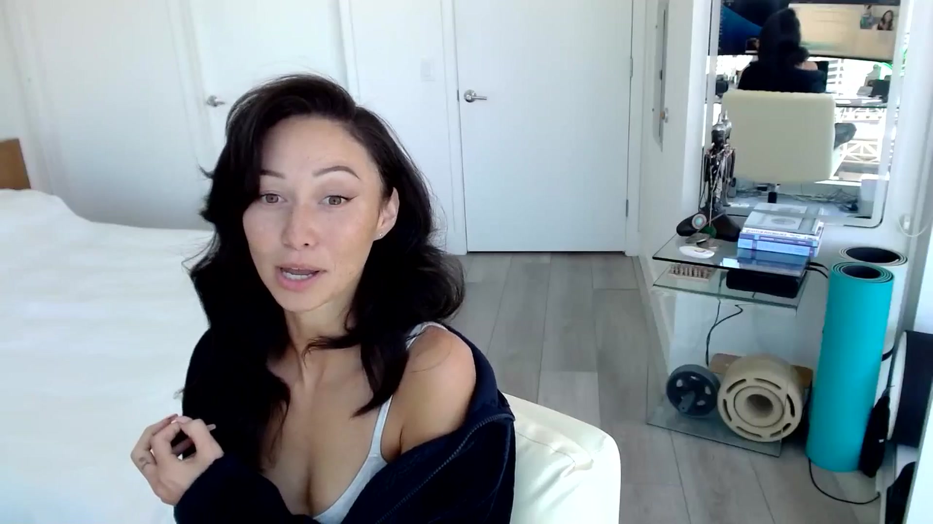 Gallery image thumbnail from Minnie_B00's myfreecams stream on, 06/24/2024, 19:49 image 9 of 20