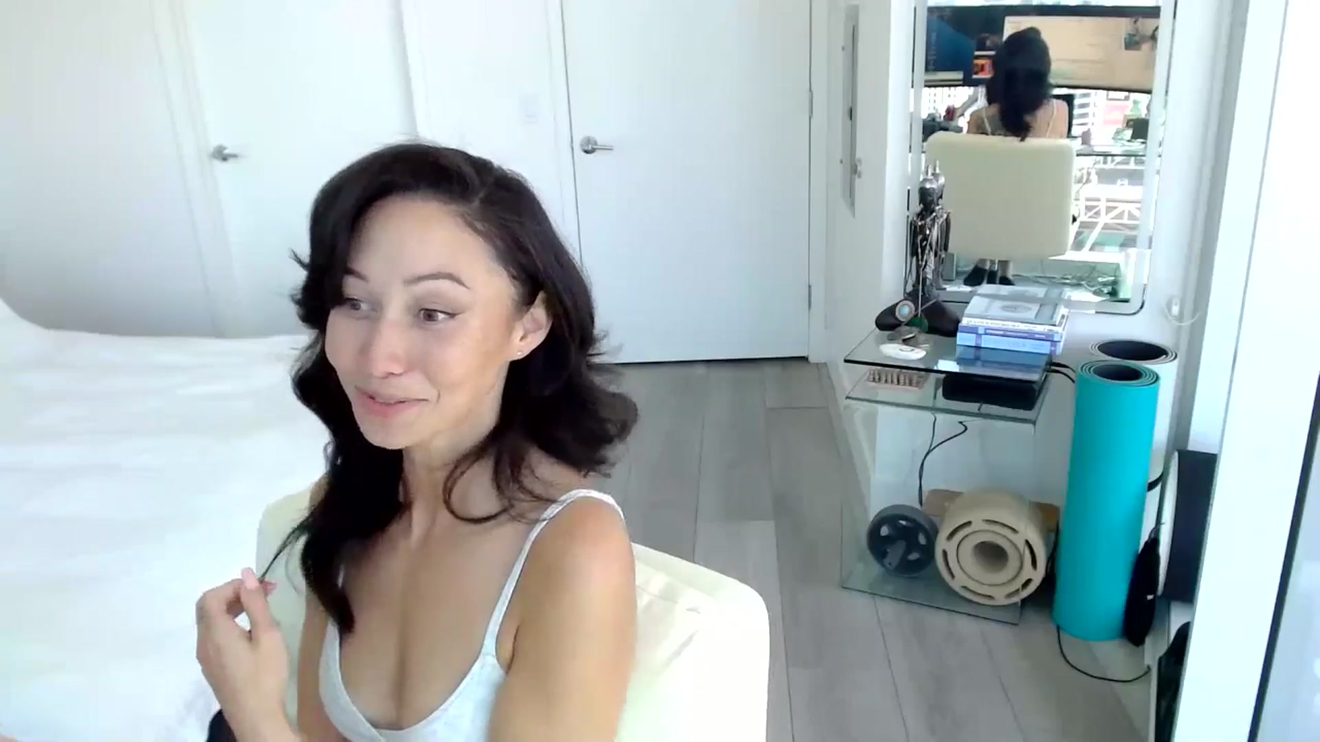 Gallery image thumbnail from Minnie_B00's myfreecams stream on, 06/24/2024, 21:06 image 13 of 20