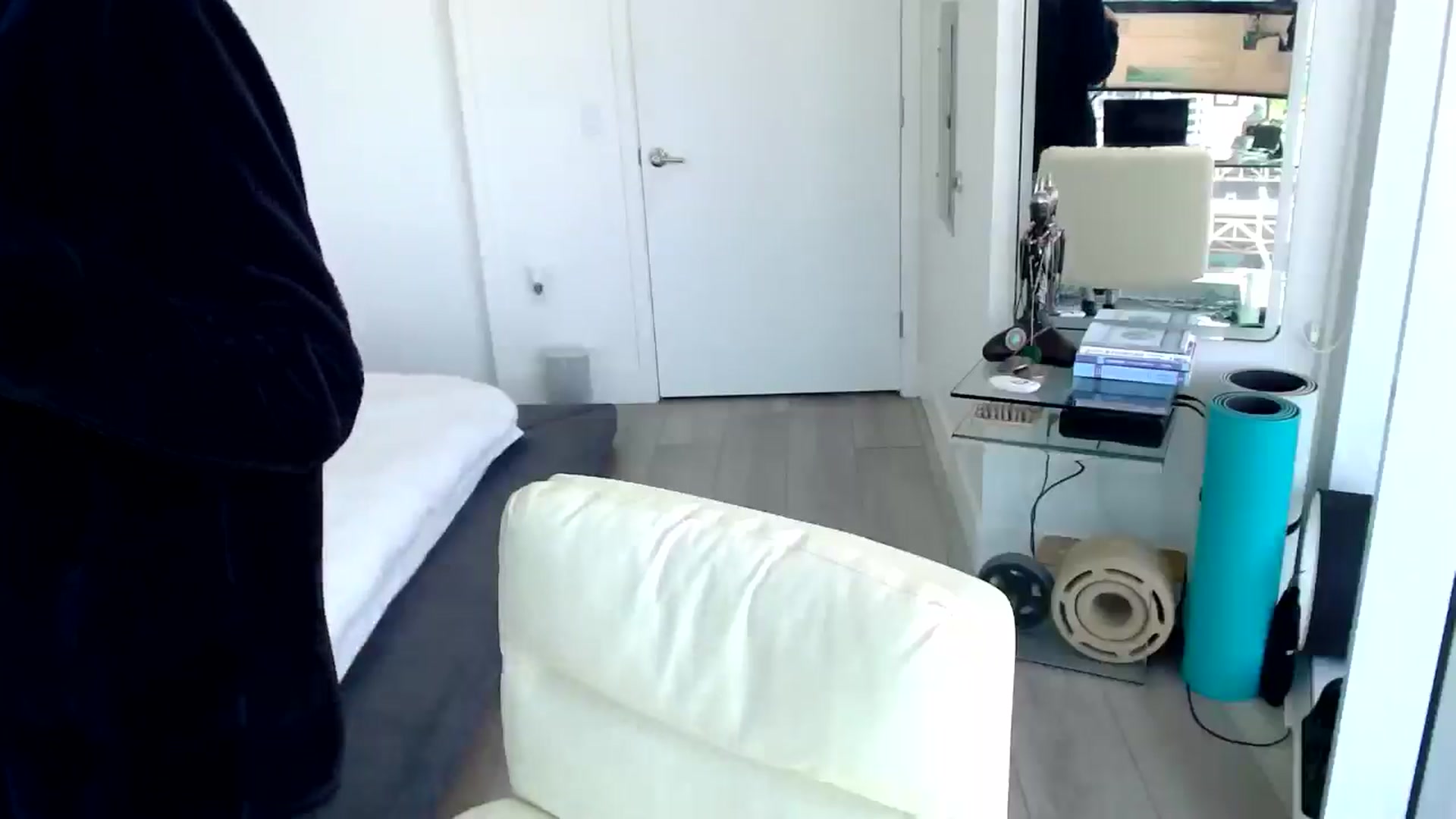 Gallery image thumbnail from Minnie_B00's myfreecams stream on, 06/24/2024, 21:06 image 11 of 20