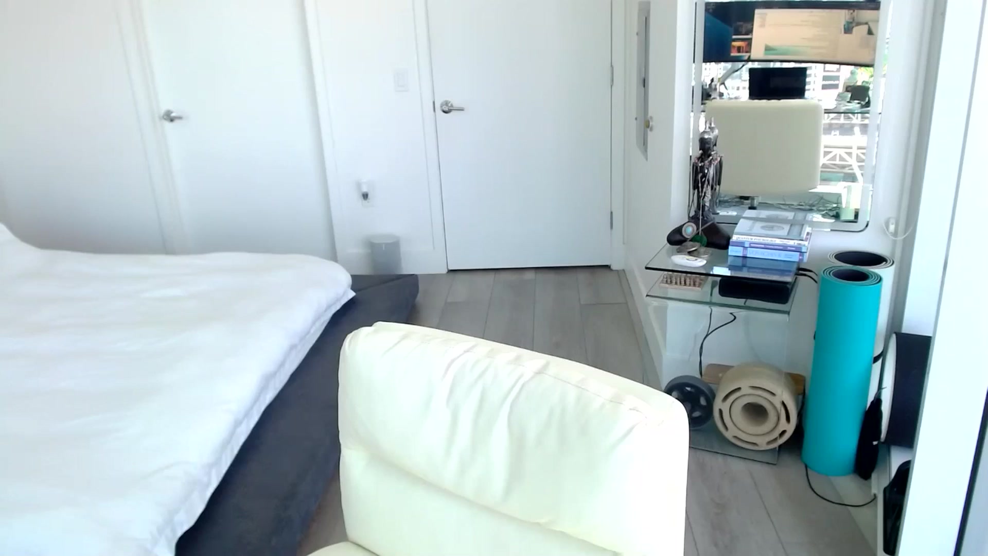 Gallery image thumbnail from Minnie_B00's myfreecams stream on, 06/24/2024, 21:06 image 10 of 20