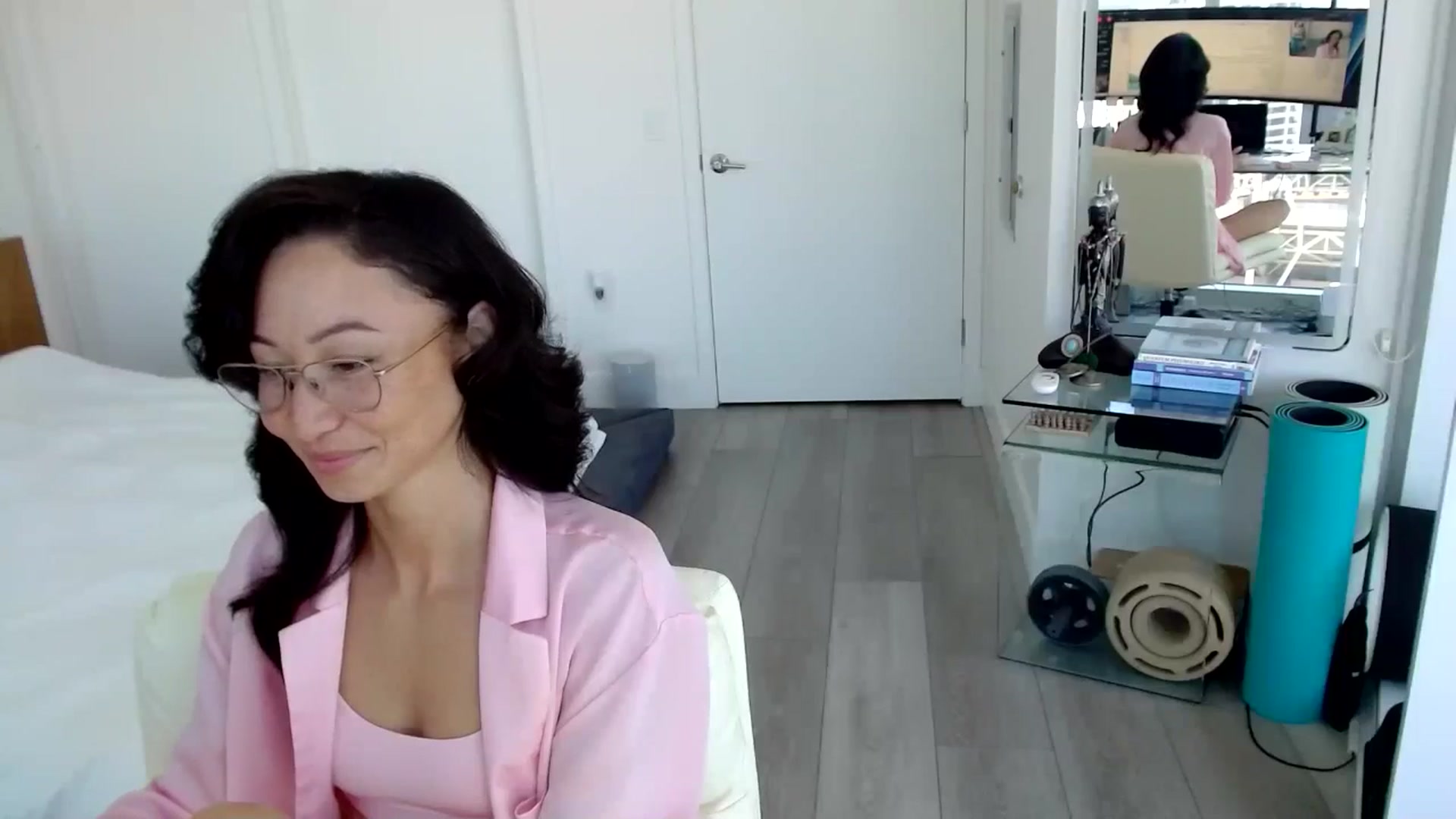 Gallery image thumbnail from Minnie_B00's myfreecams stream on, 06/25/2024, 19:55 image 2 of 20